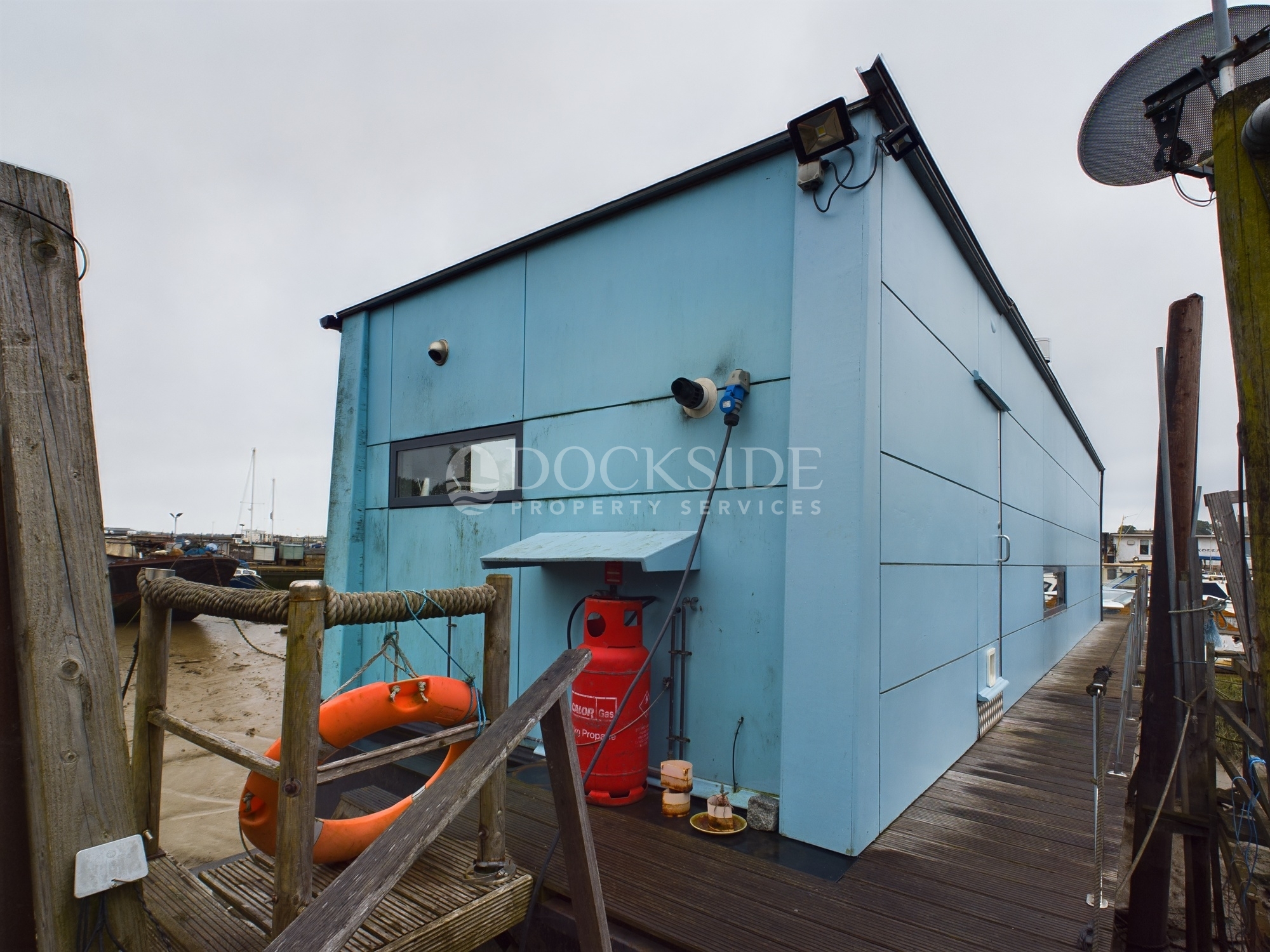 2 bed house boat for sale in Knight Road, Rochester  - Property Image 11