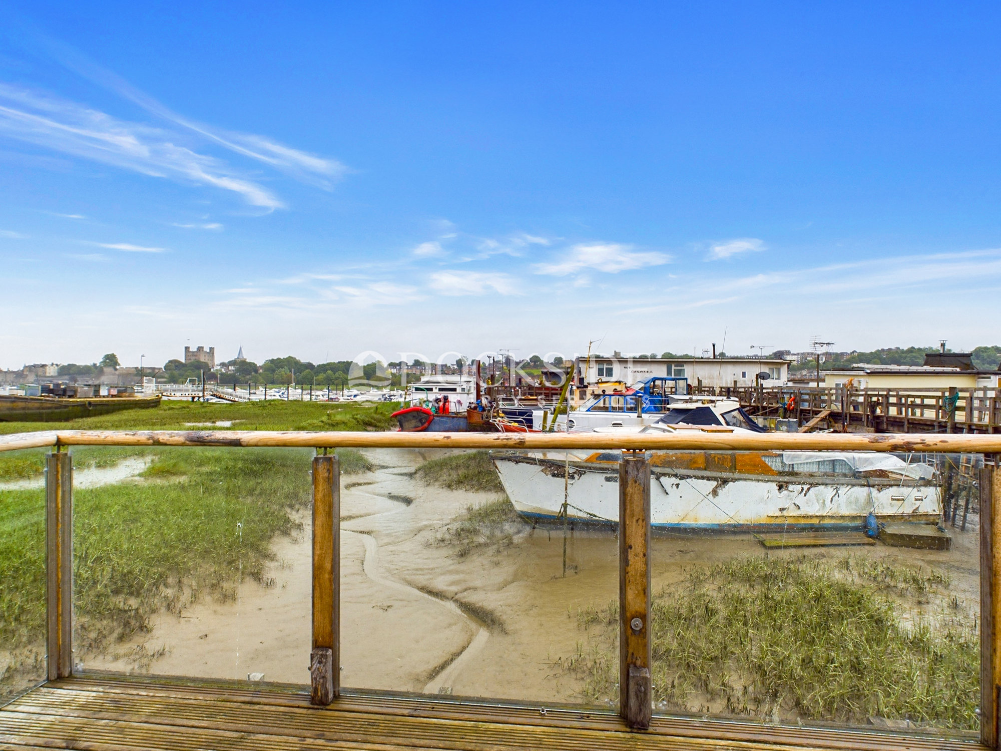 2 bed house boat for sale in Knight Road, Rochester  - Property Image 3