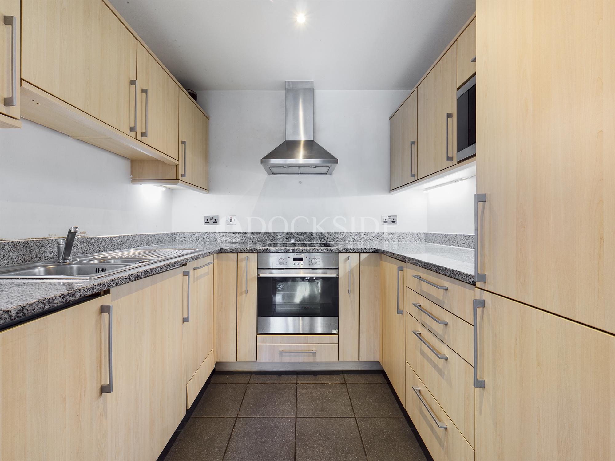 1 bed flat to rent in Western Gateway, London  - Property Image 2