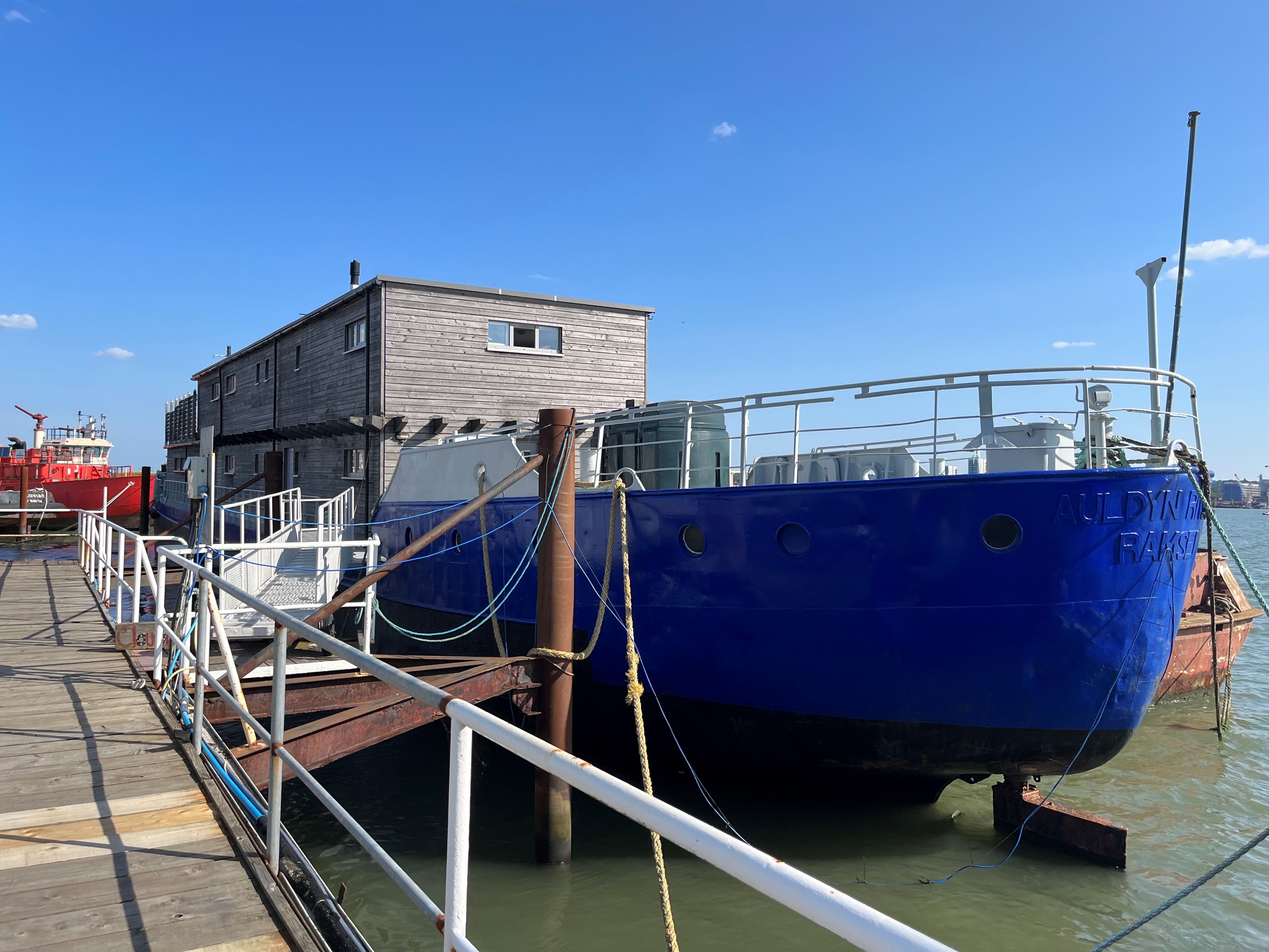 8 bed house boat for sale in Vicarage Lane, Rochester  - Property Image 16