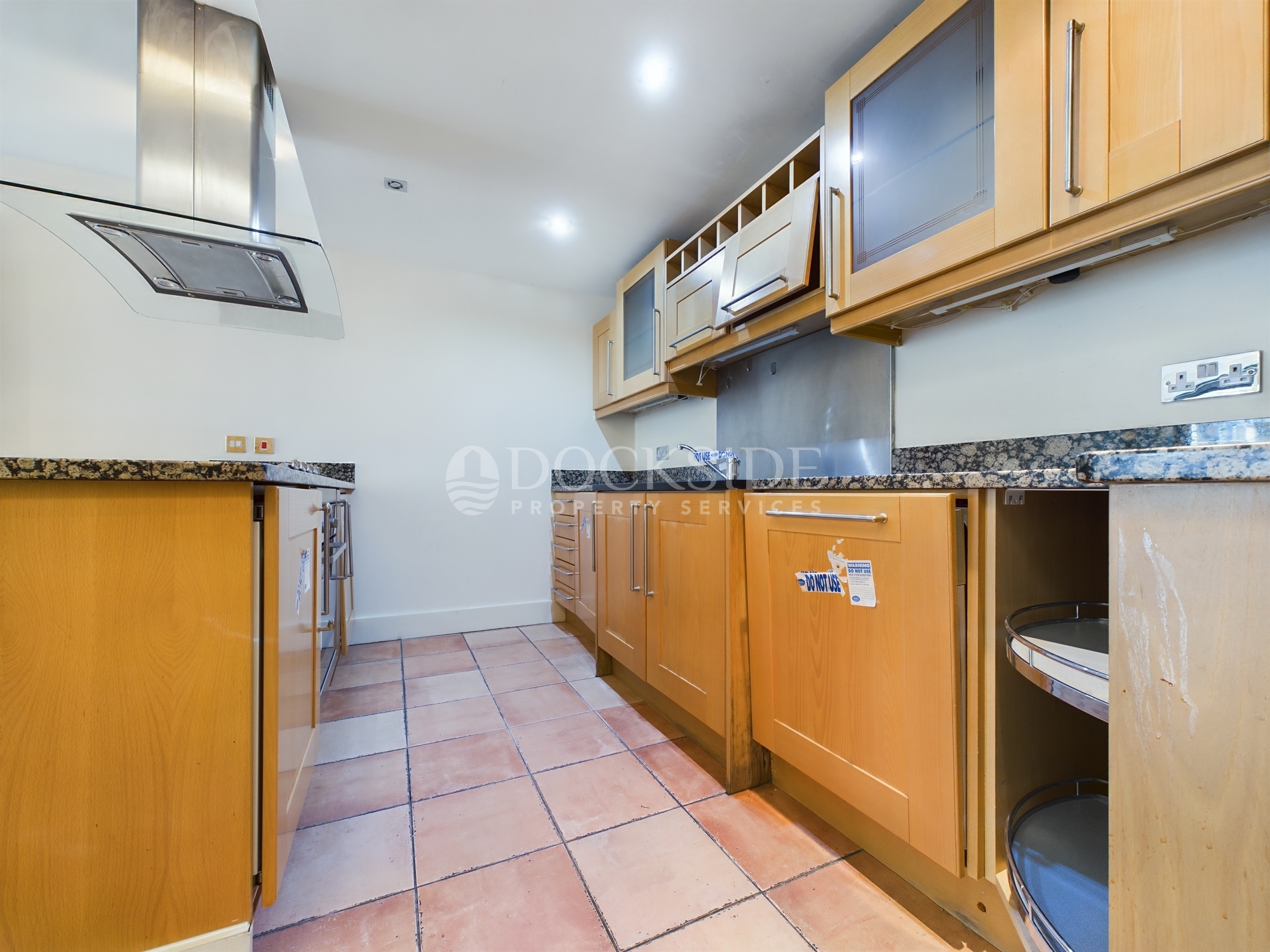 2 bed flat for sale in Millharbour, London 3