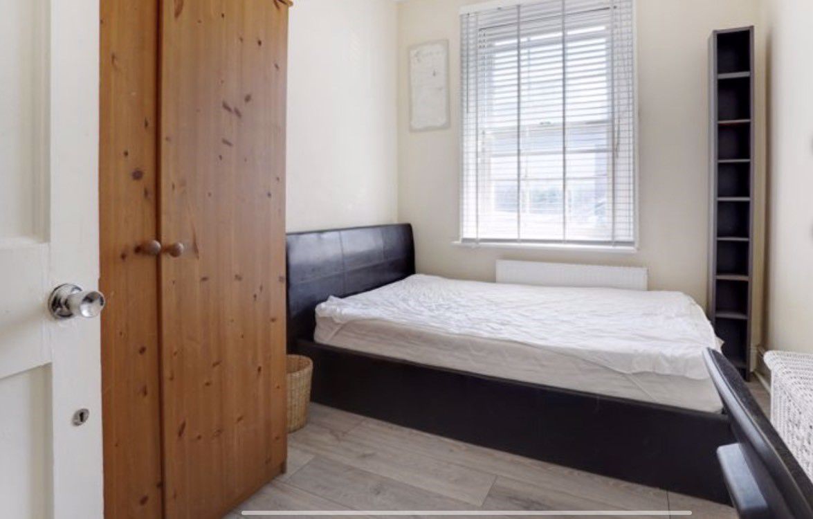 3 bed for sale in Dock Road, Chatham 4