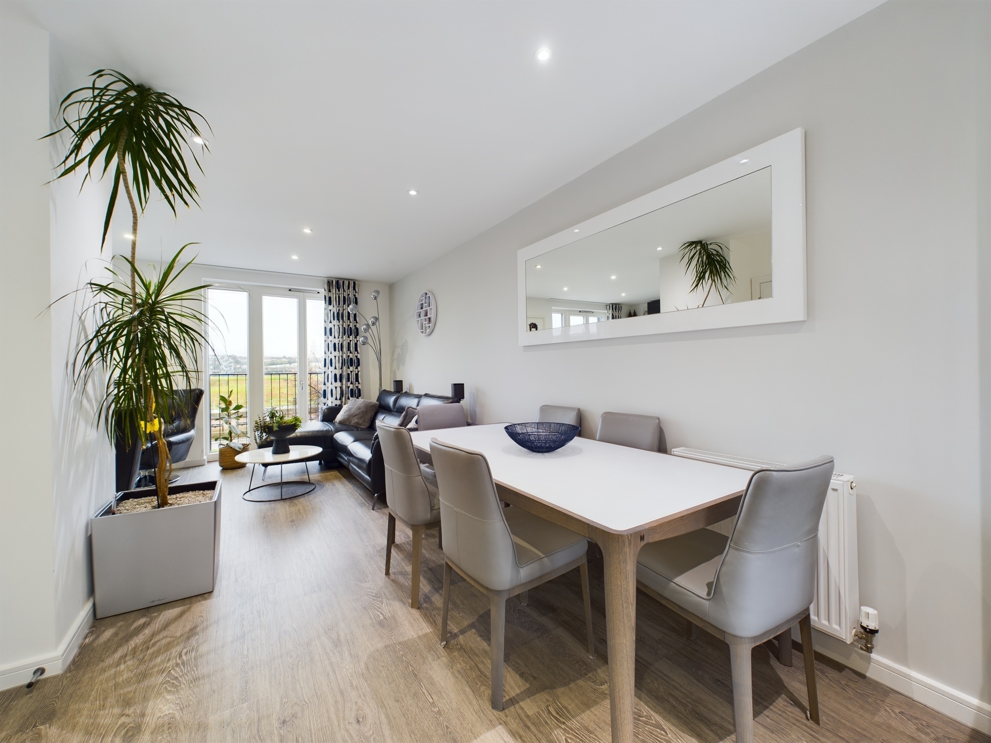 4 bed for sale in Common Creek Wharf, Rochester  - Property Image 3