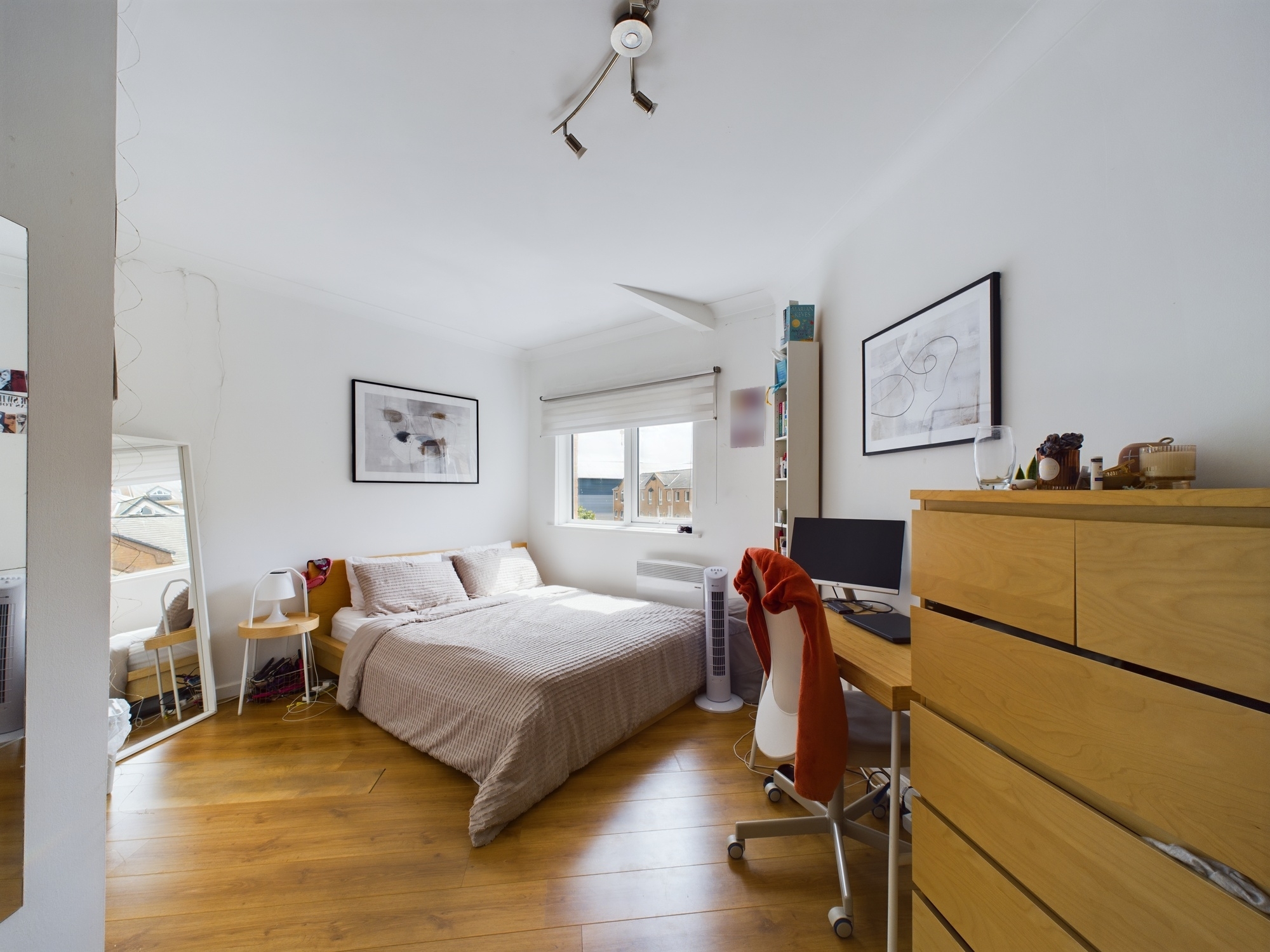 2 bed flat to rent in Westferry Road, London  - Property Image 2