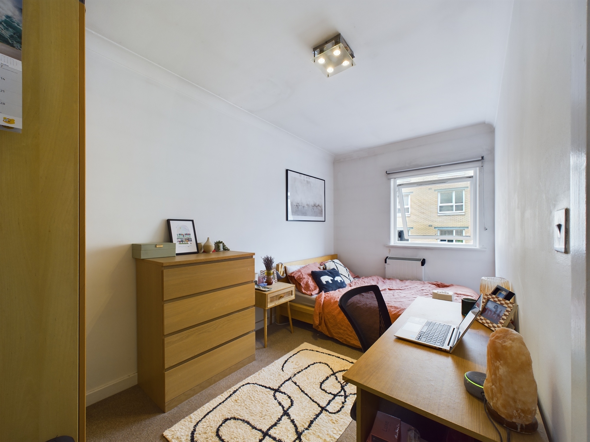 2 bed flat to rent in Westferry Road, London 2