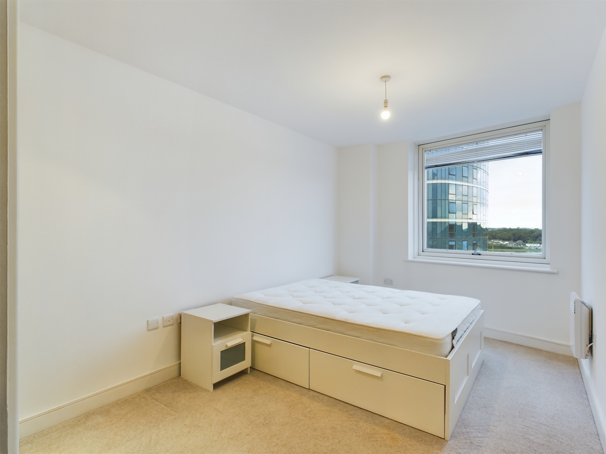 1 bed to rent in Dock Head Road, Chatham  - Property Image 2