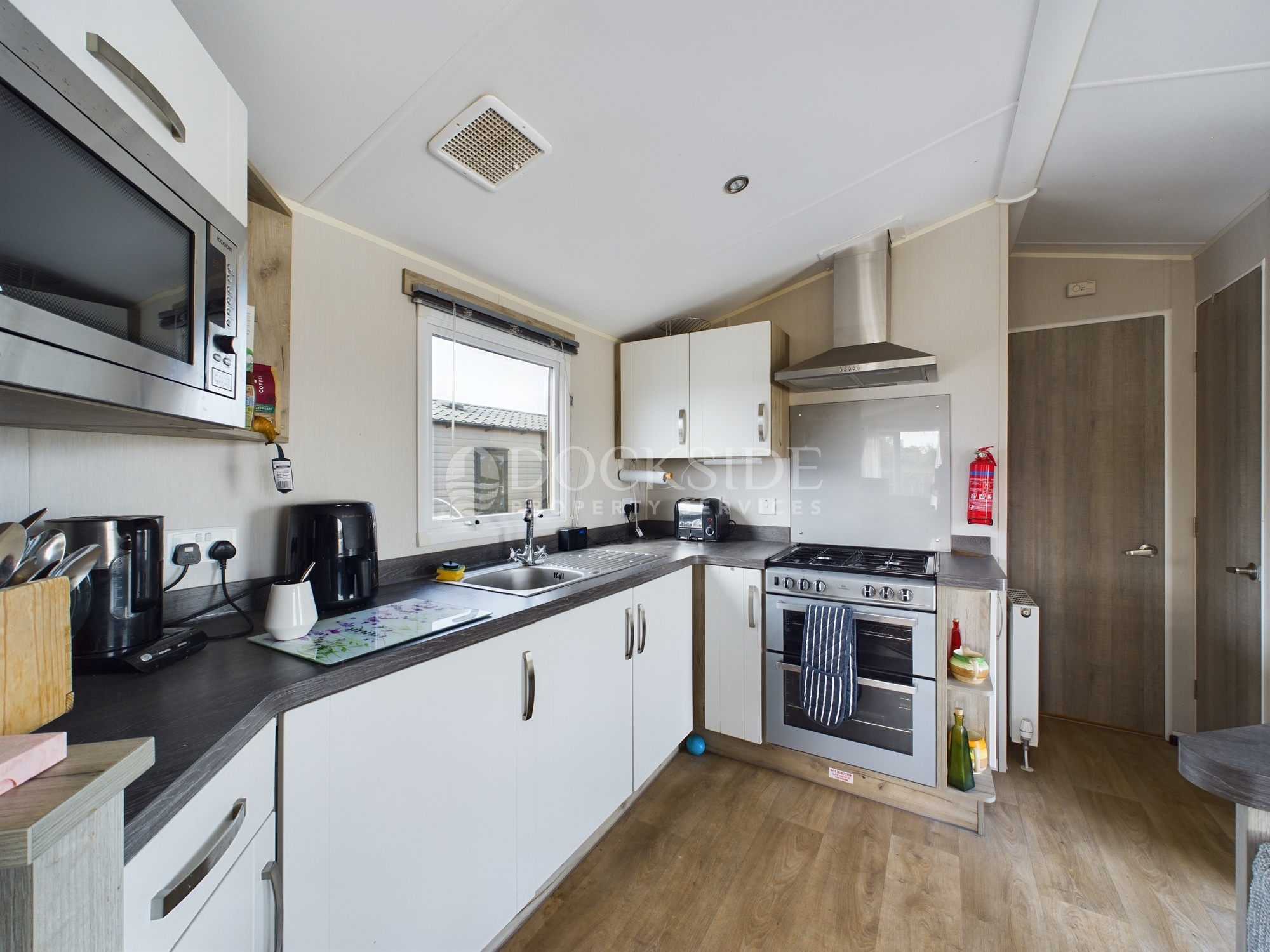 2 bed house boat for sale in Knight Road, Rochester 2