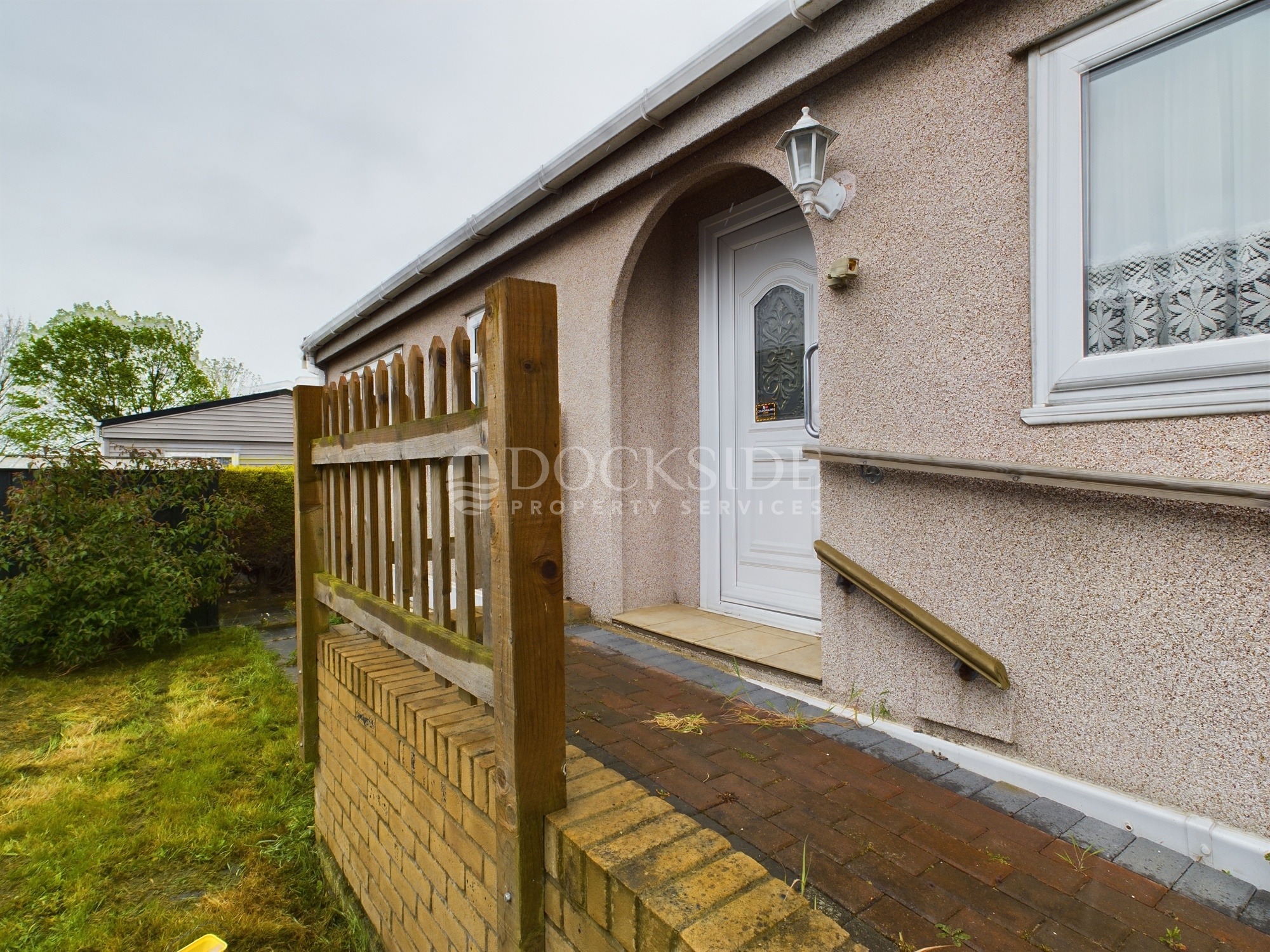 2 bed for sale in Kingsmead Park, Rochester  - Property Image 2