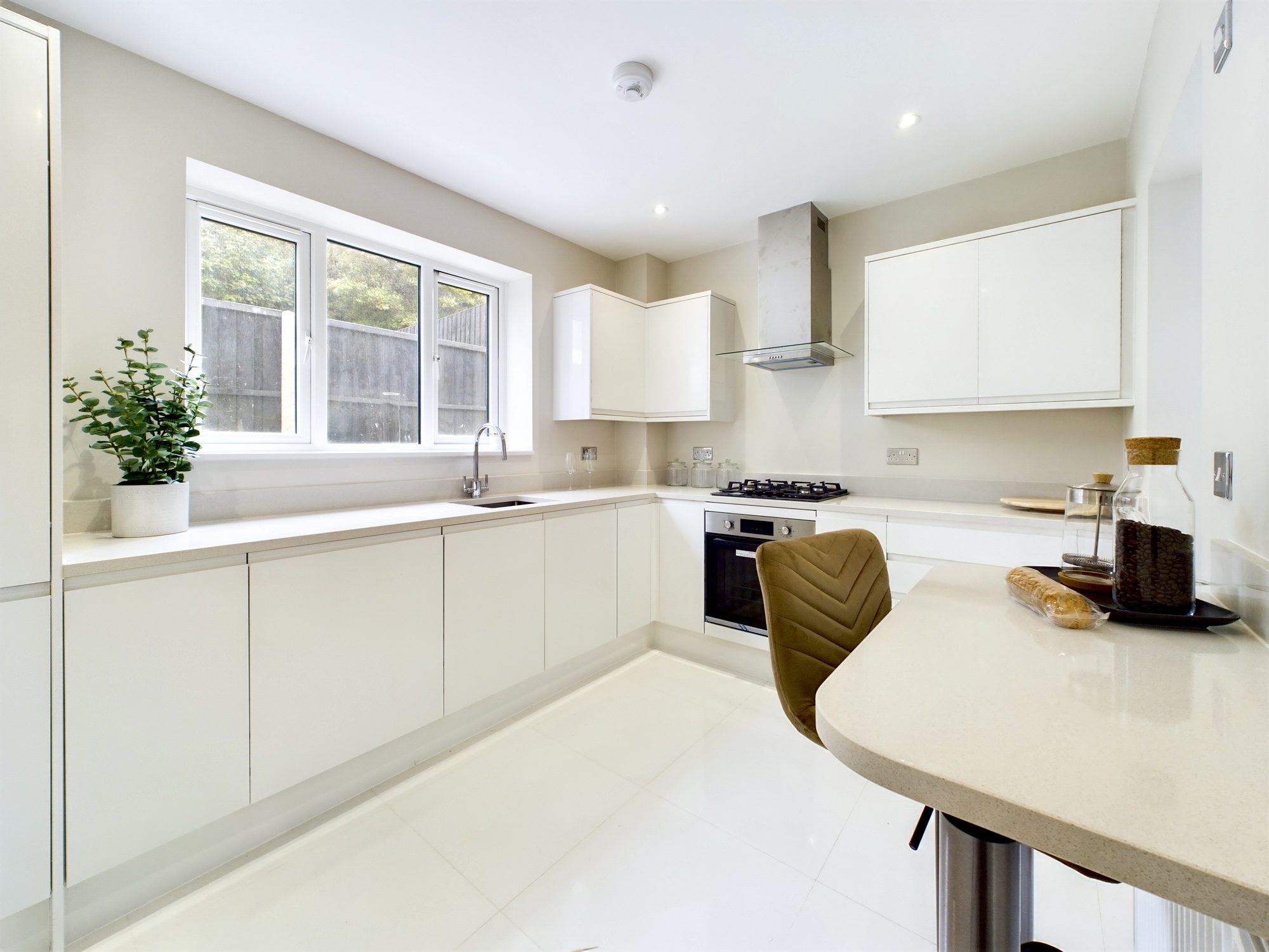 4 bed for sale in Upper Luton Road, Chatham 0