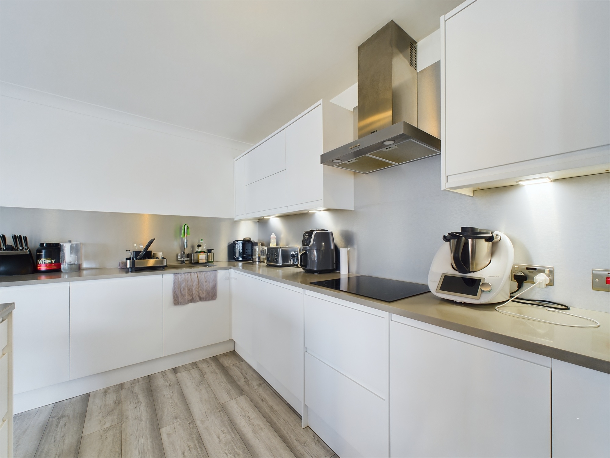 2 bed to rent in Homer Drive, London  - Property Image 11