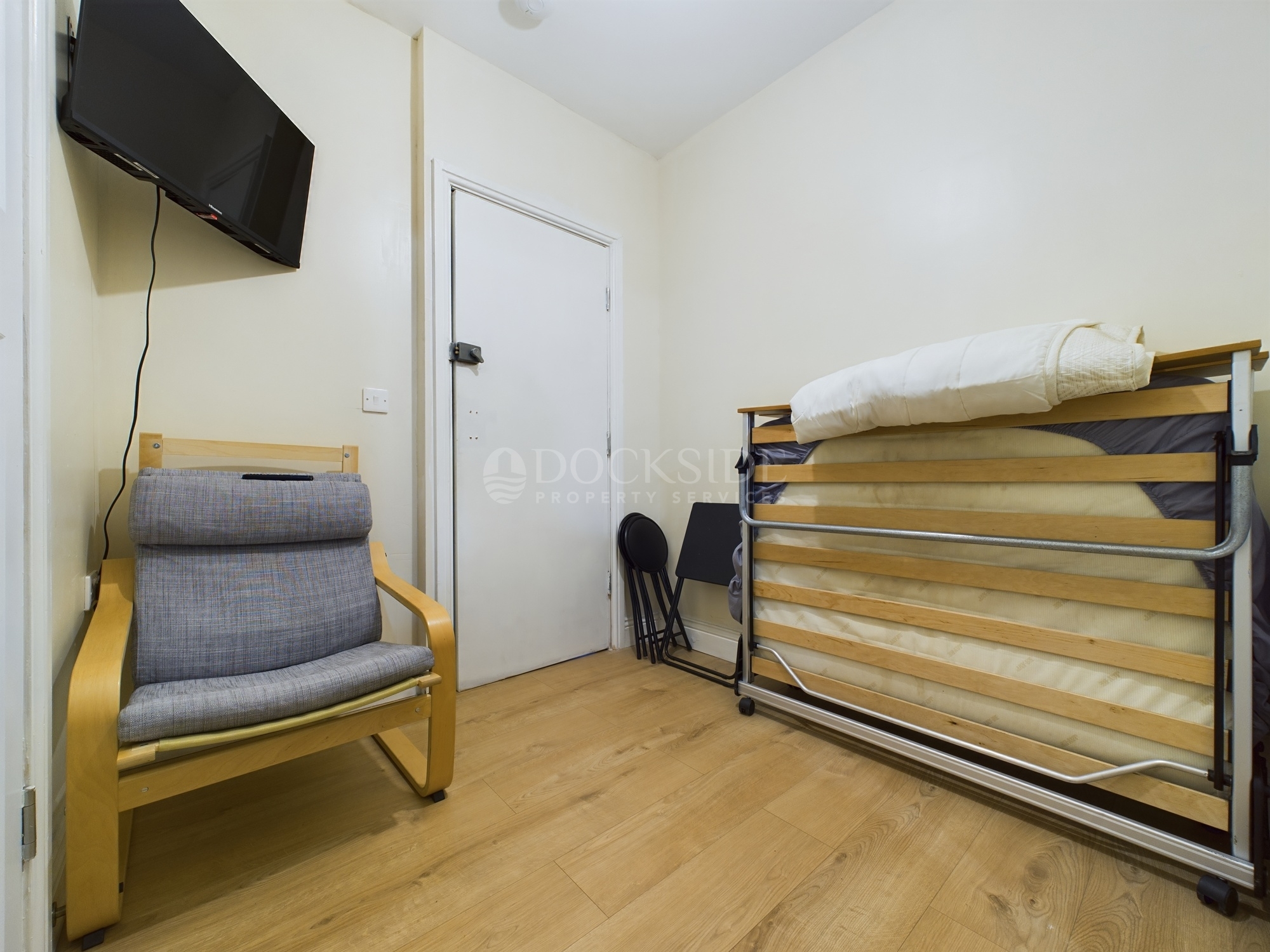 4 bed house for sale in Randolph Approach, London  - Property Image 3