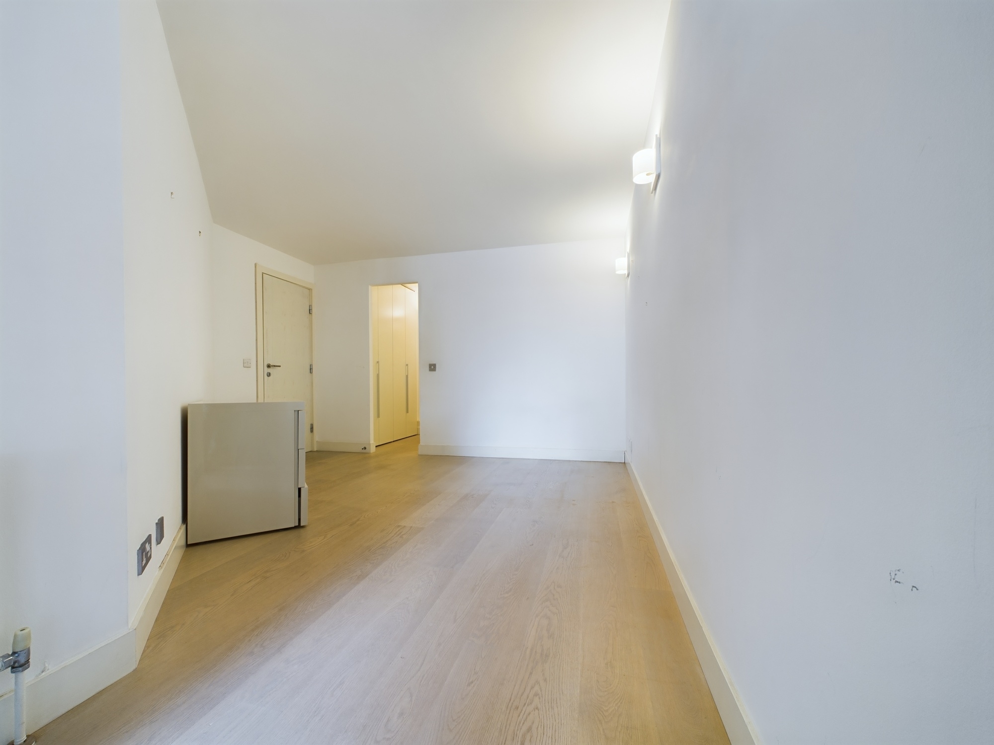 2 bed to rent in Chart House, London 4