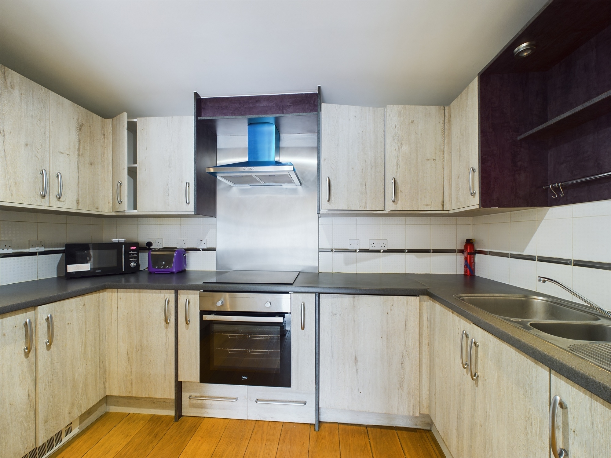 2 bed to rent in St. Davids Square, London  - Property Image 5