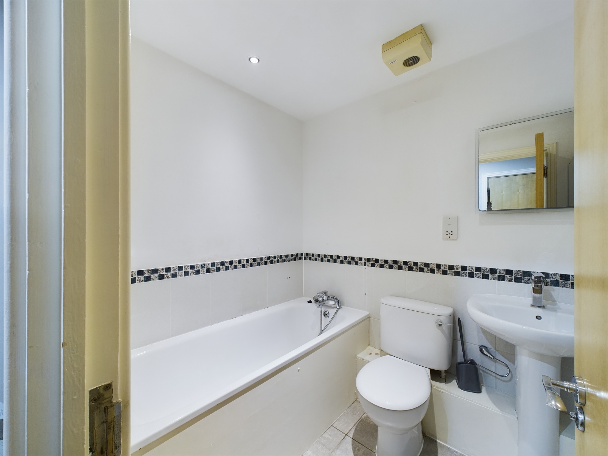 2 bed to rent in St. Davids Square, London 11