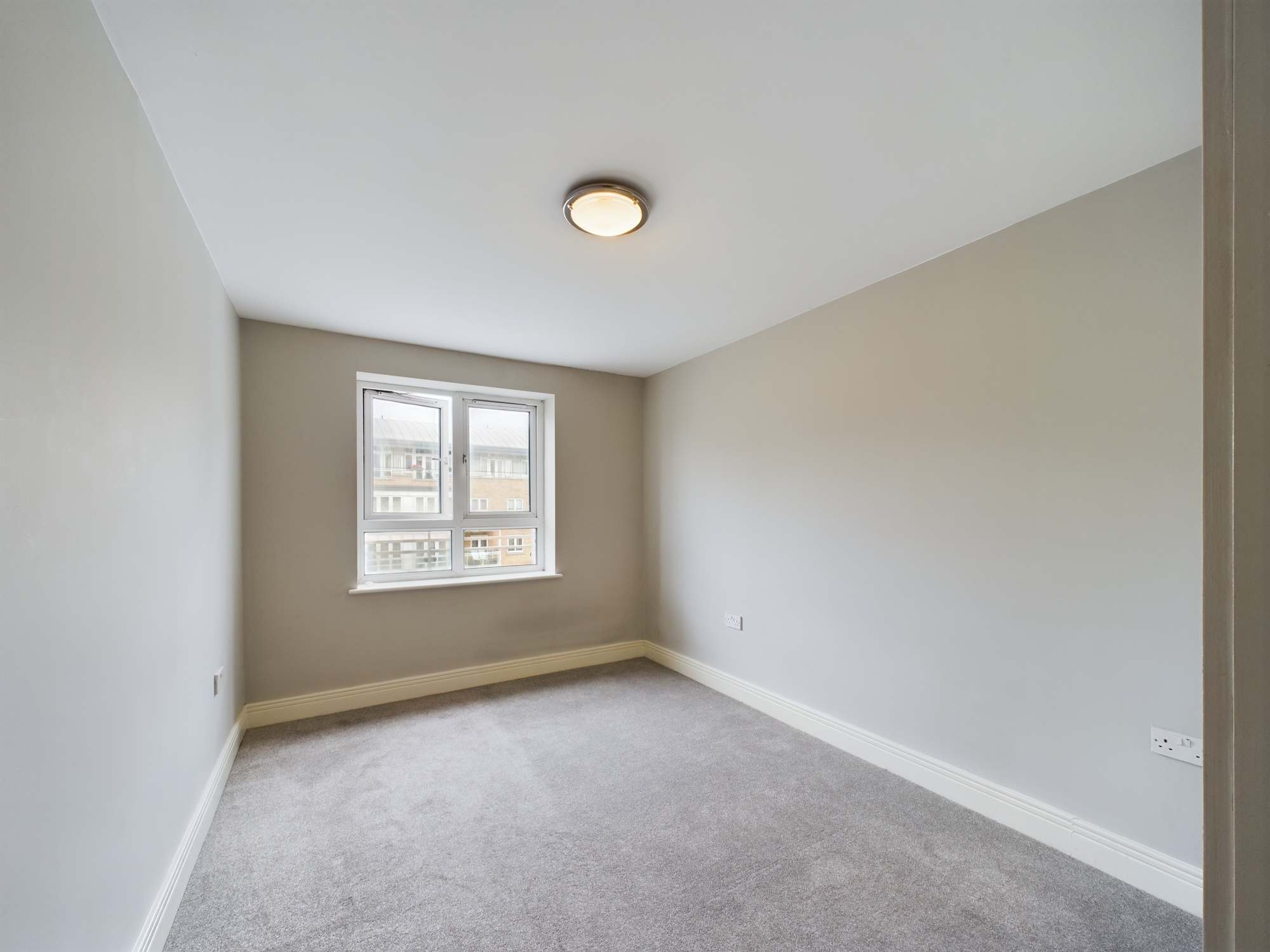 2 bed to rent in St. Davids Square, London  - Property Image 11