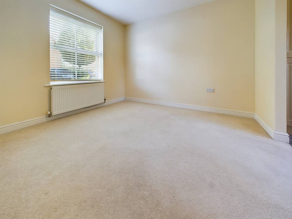 5 bed house for sale in Fitzgilbert Close, Gillingham  - Property Image 3