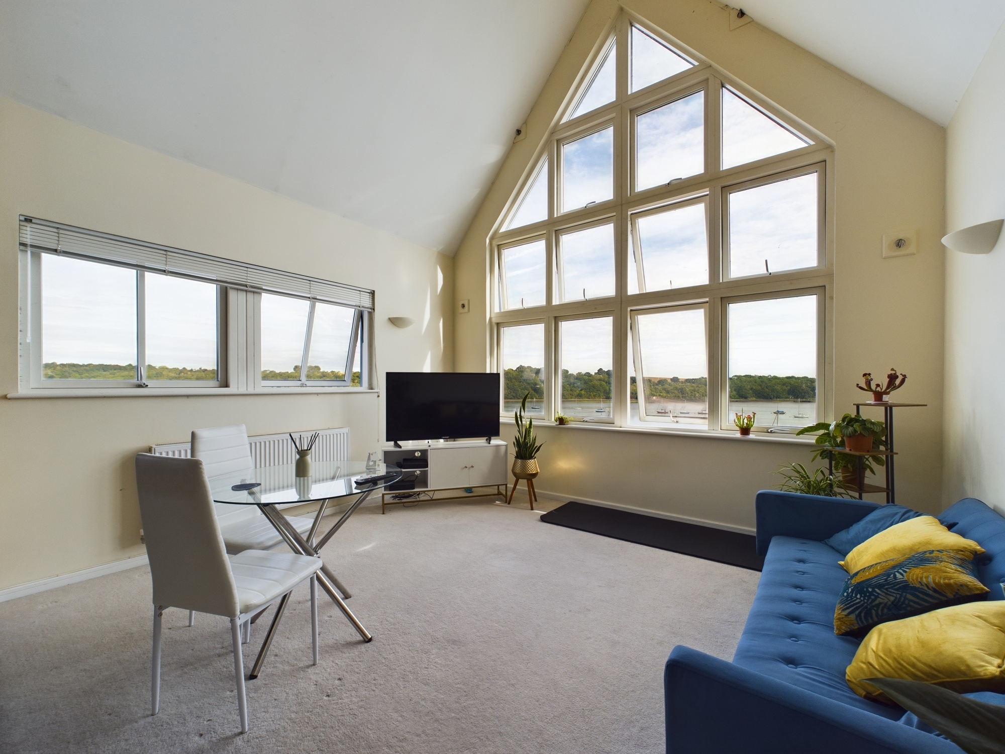 2 bed for sale in Rivermead, Chatham  - Property Image 7