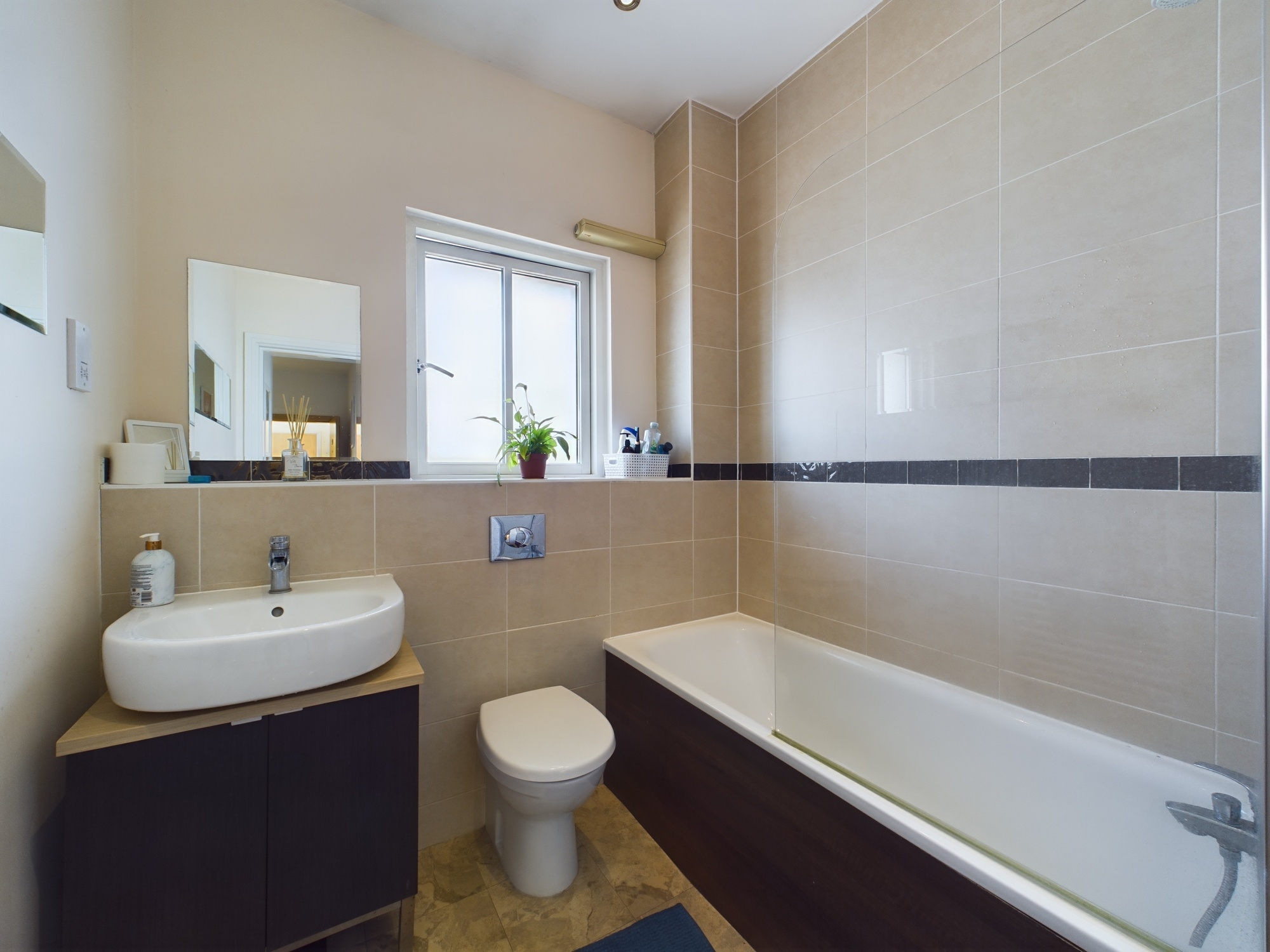 2 bed for sale in Rivermead, Chatham  - Property Image 8