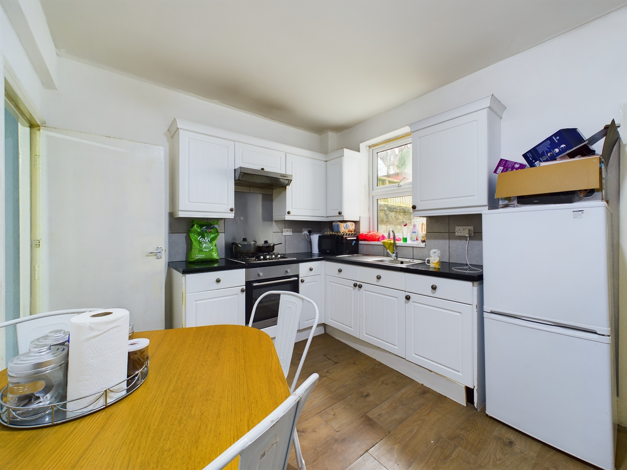 3 bed house for sale in Luton Road, Chatham  - Property Image 1