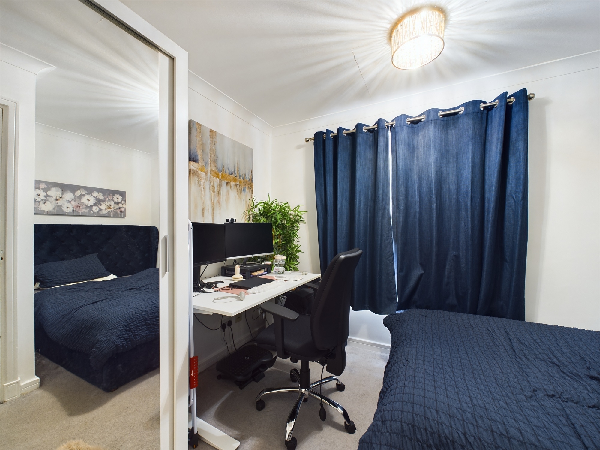 2 bed to rent in Homer Drive, London  - Property Image 7