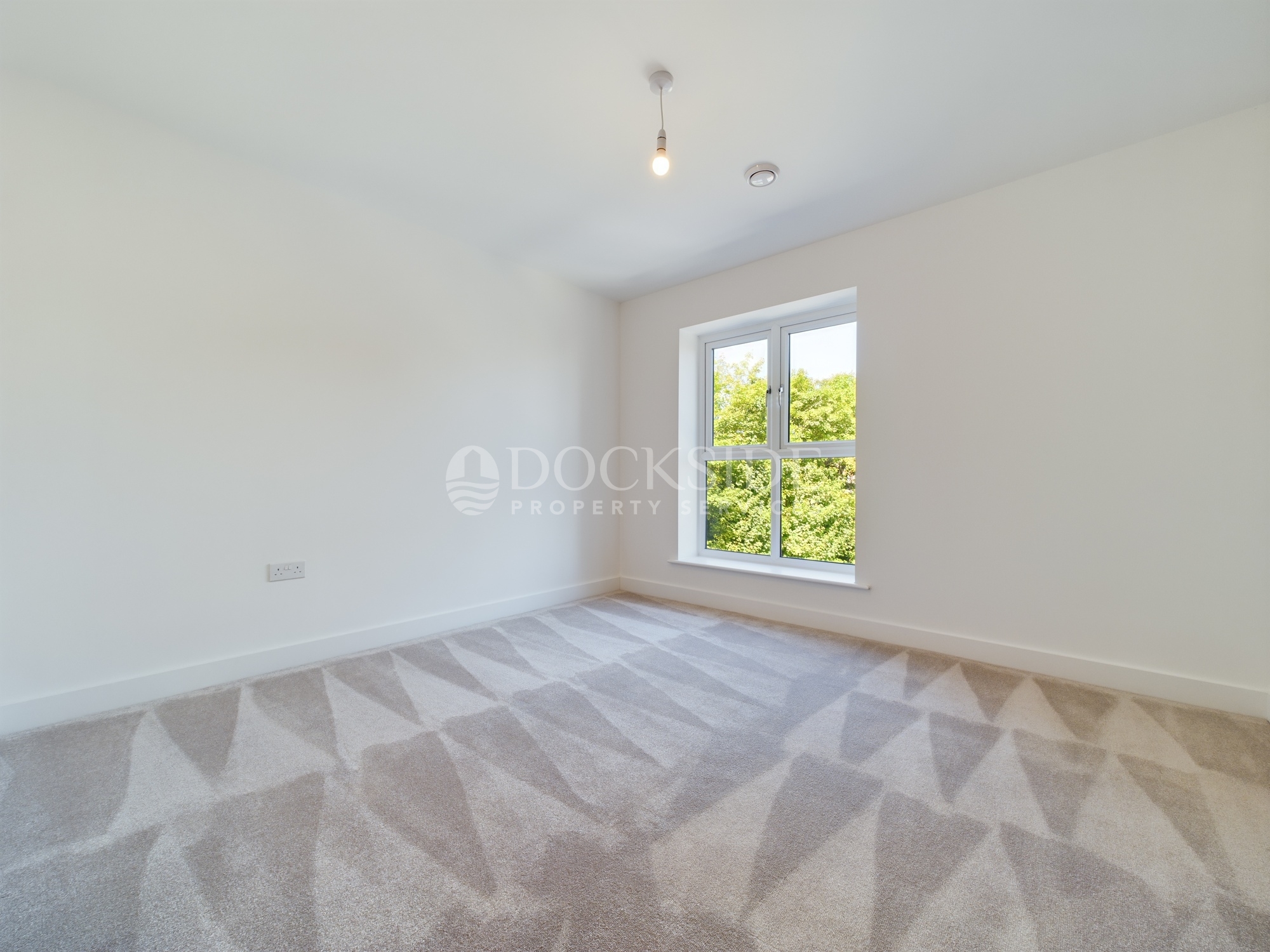 2 bed to rent in Furrells Road, Rochester  - Property Image 5