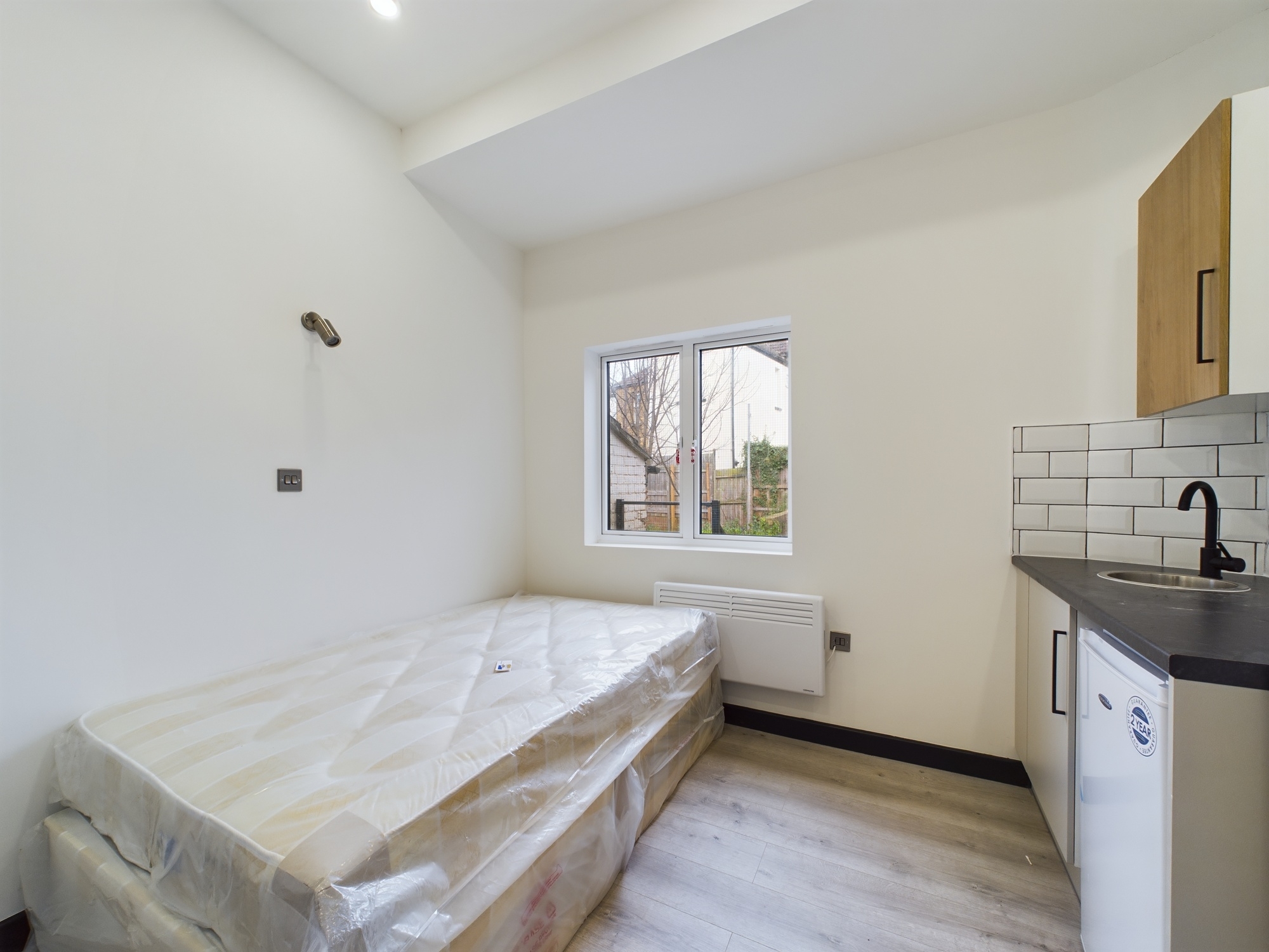 1 bed to rent in High Street, Chatham 1