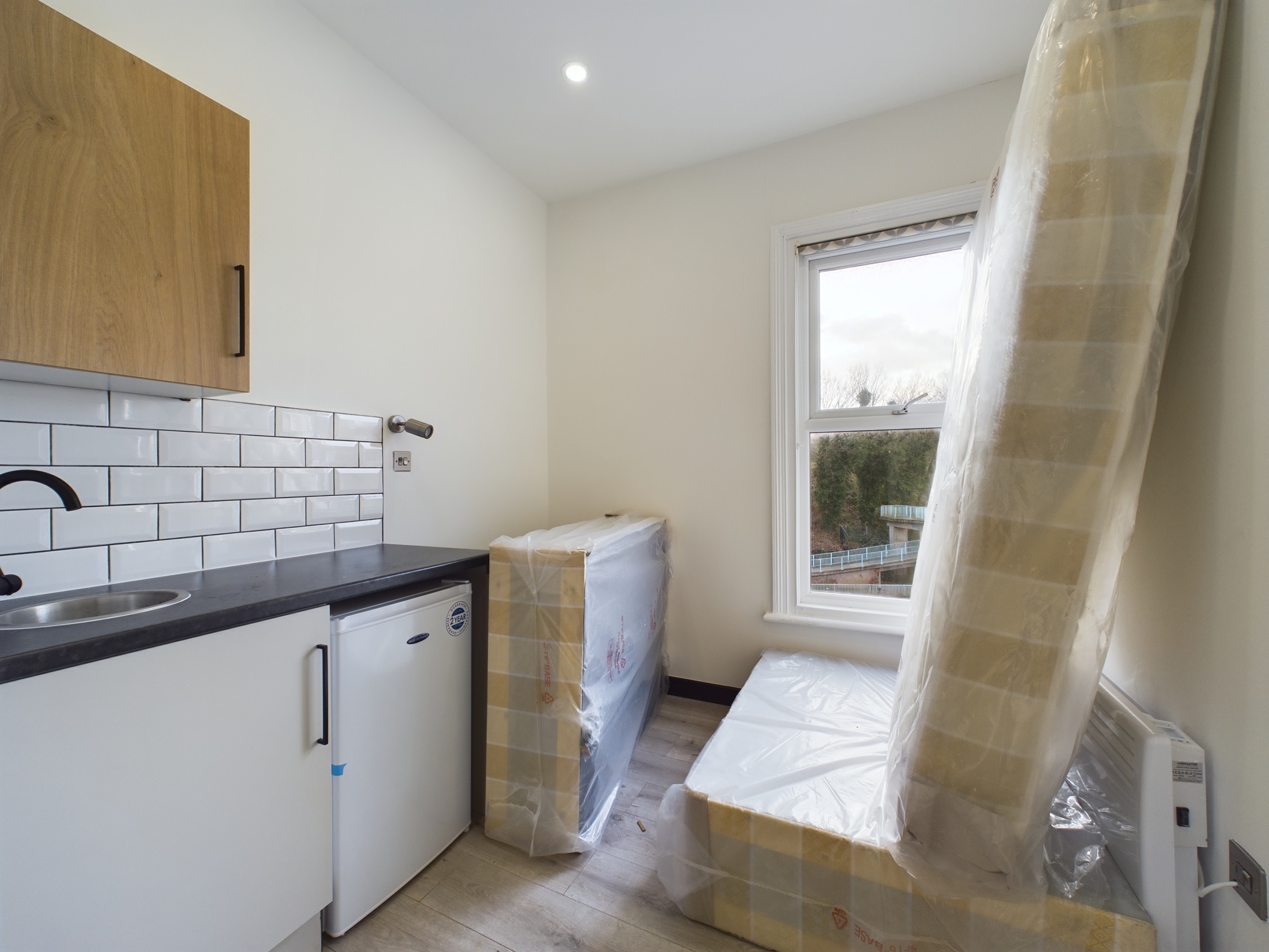 1 bed to rent in High Street, Chatham, ME4 