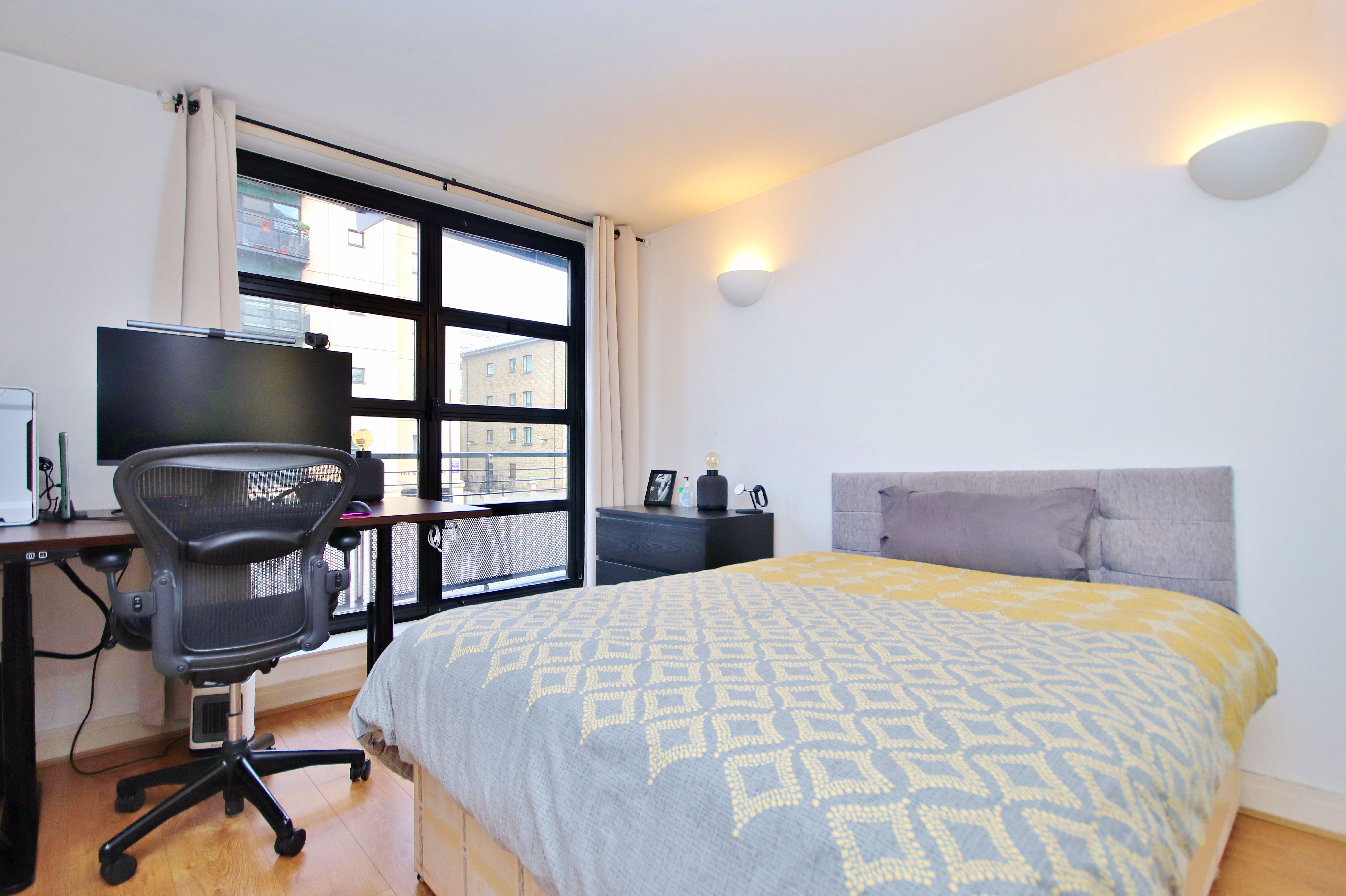 2 bed flat to rent in Chart House, London 4