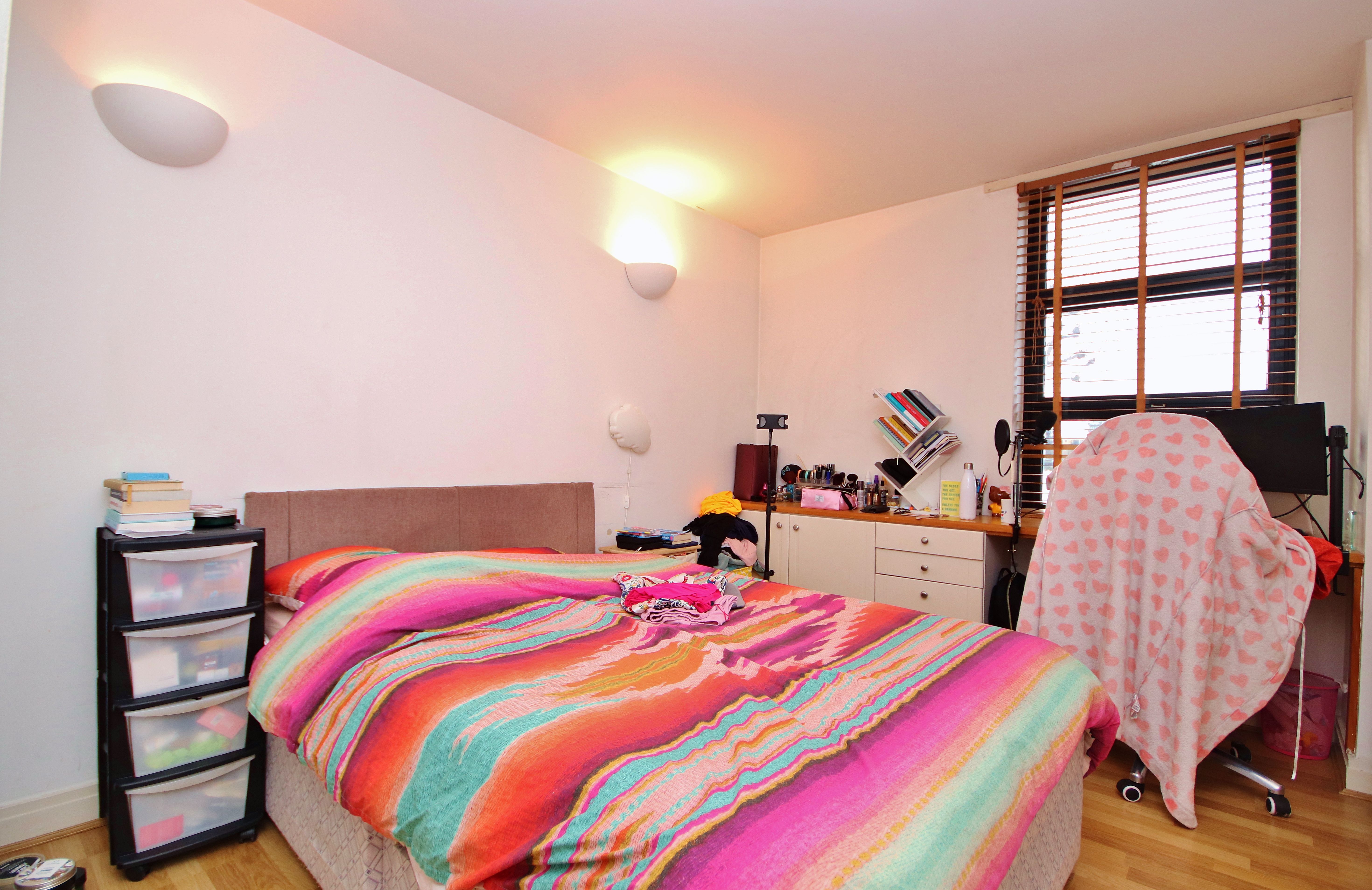 2 bed flat to rent in Chart House, London 6