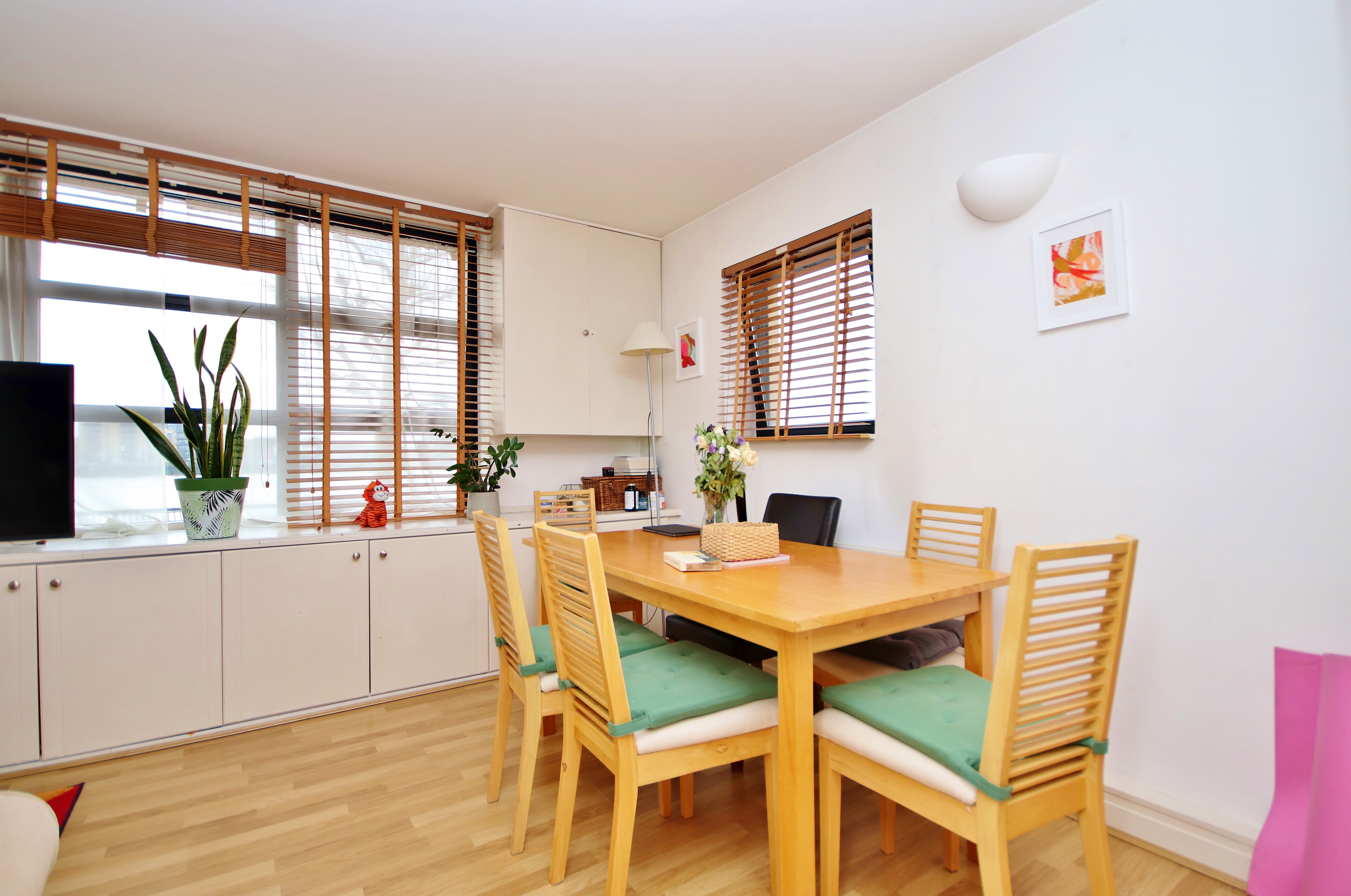 2 bed flat to rent in Chart House, London 1