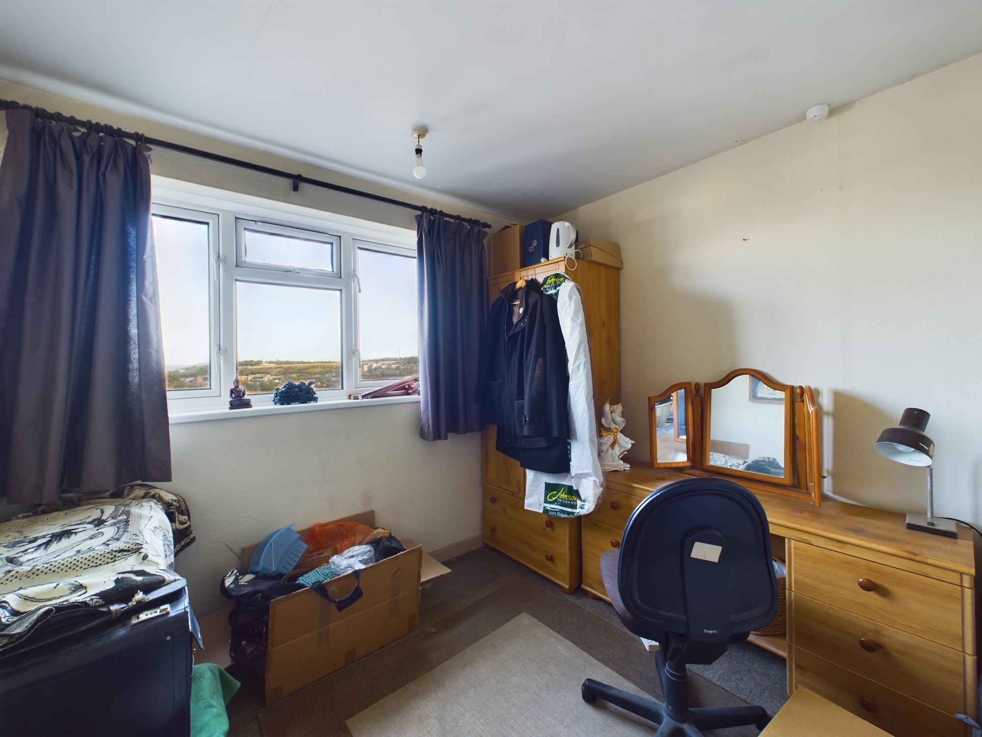 3 bed flat for sale in Oakum court, Chatham 2