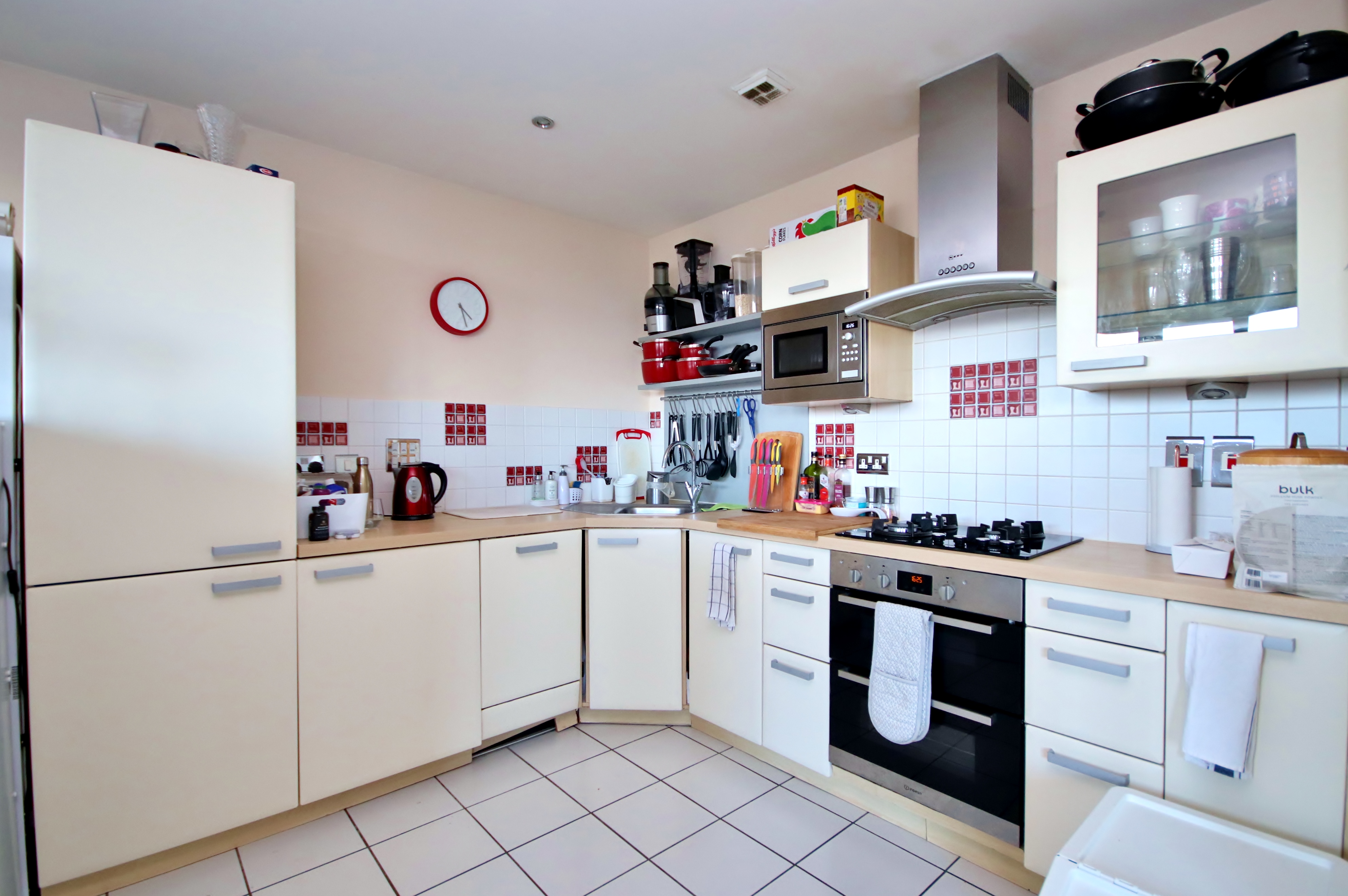 2 bed flat for sale in Tradewinds, London 2