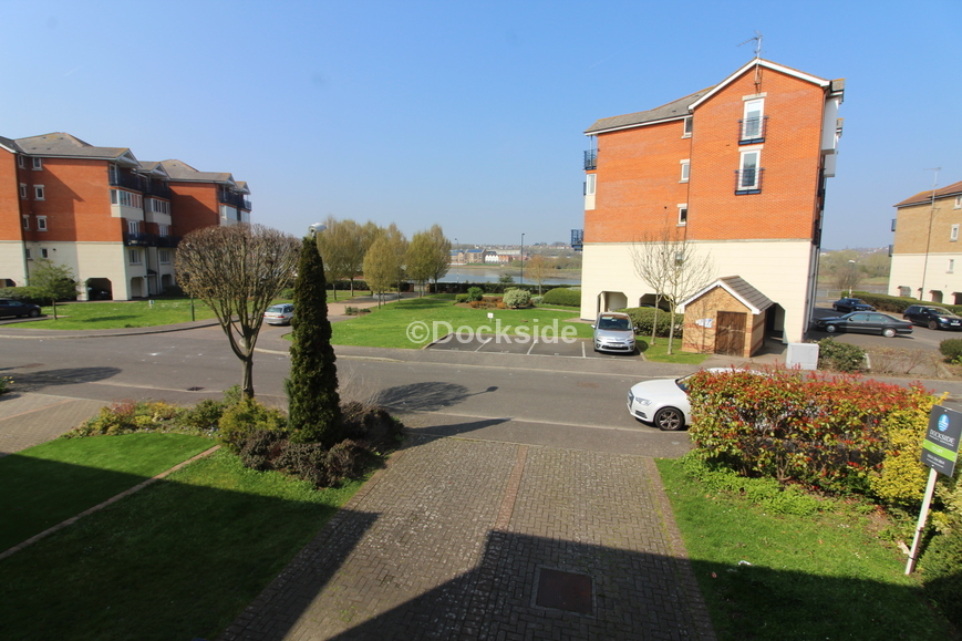 4 bed house for sale in Fennel Close, Rochester  - Property Image 15