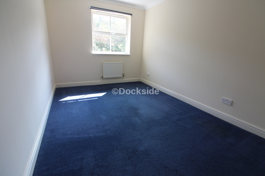 4 bed house for sale in Fennel Close, Rochester  - Property Image 11