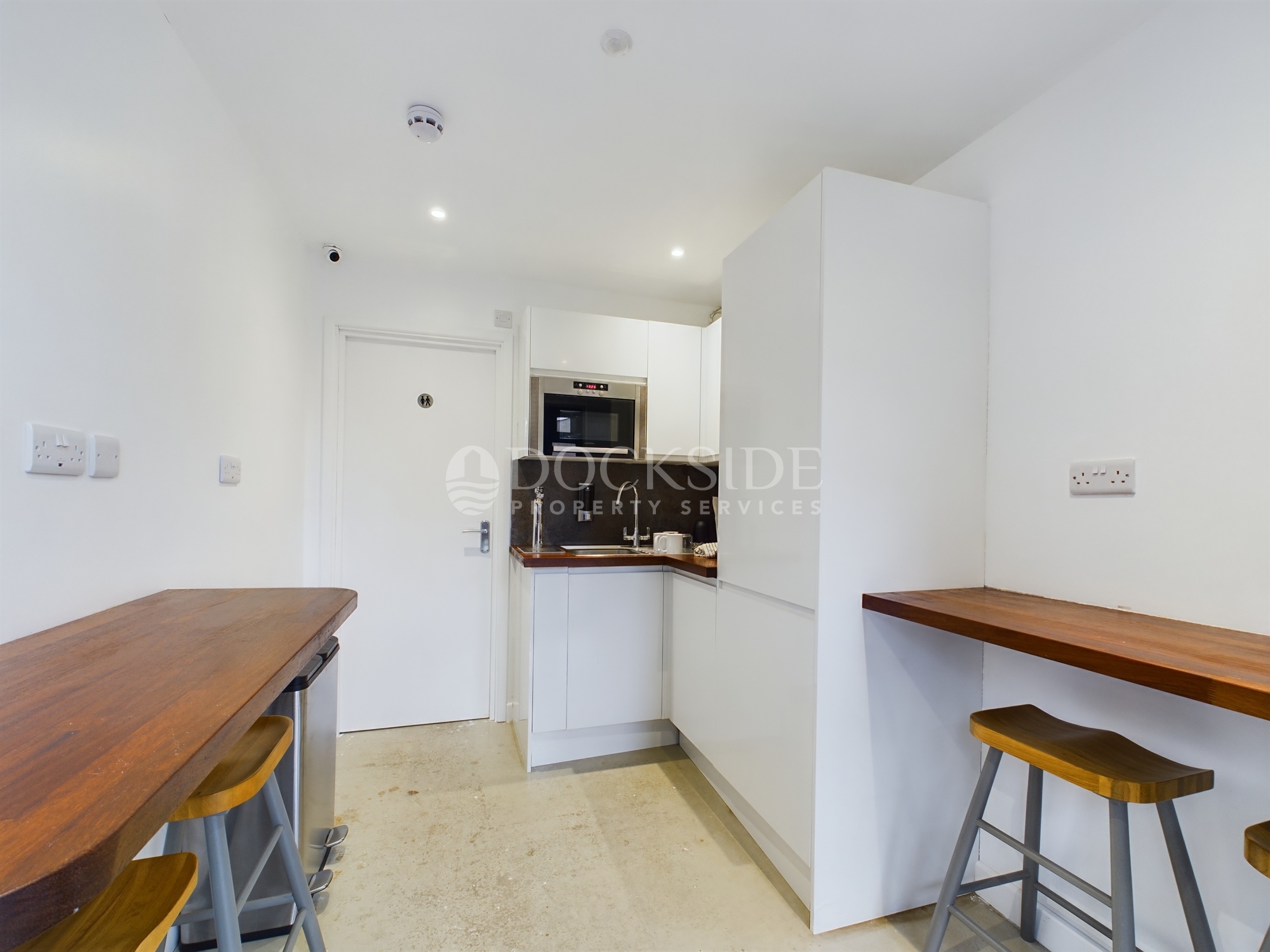 To rent in Grove Road, Rochester  - Property Image 4