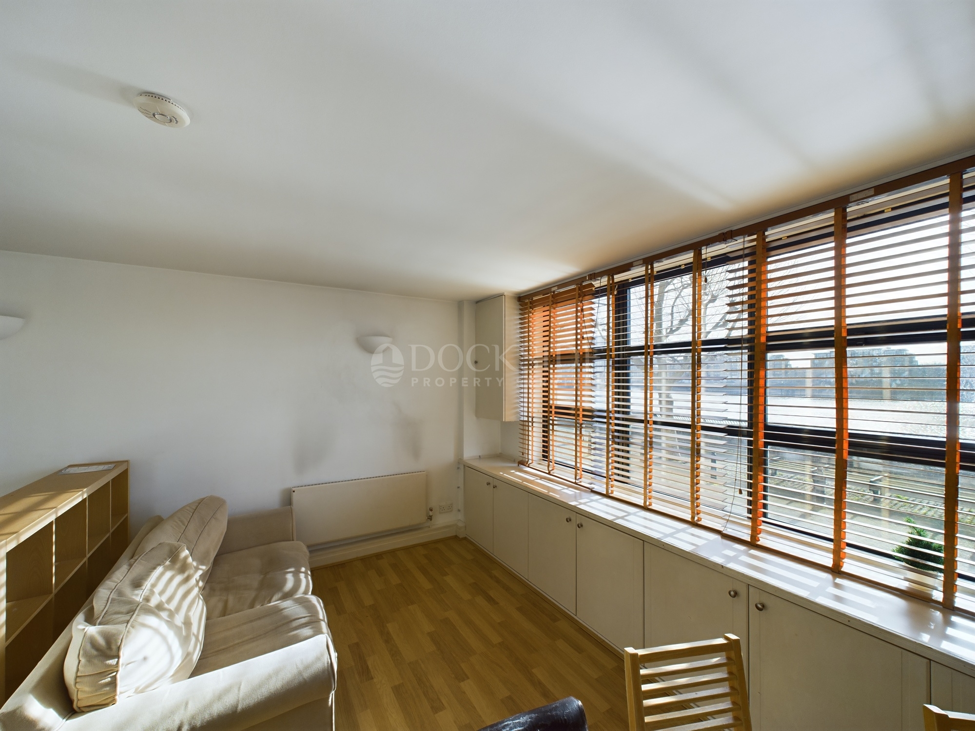 2 bed flat to rent in Chart House, London 2