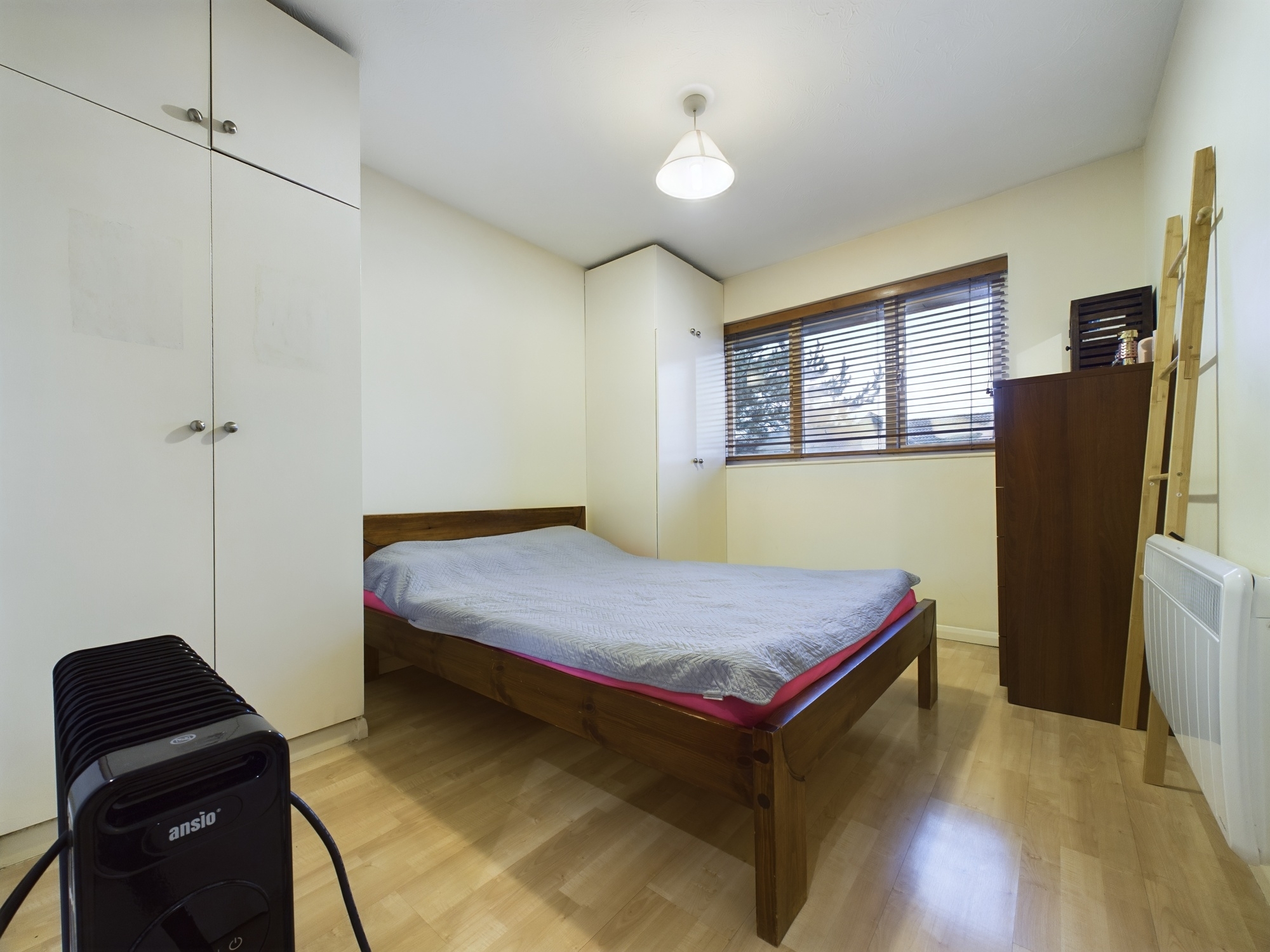 1 bed flat for sale in Transom Square, London 4