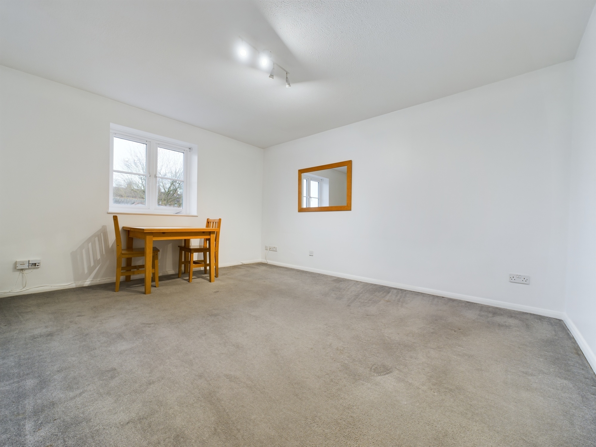 2 bed flat to rent in Stoneyard Lane, London  - Property Image 2