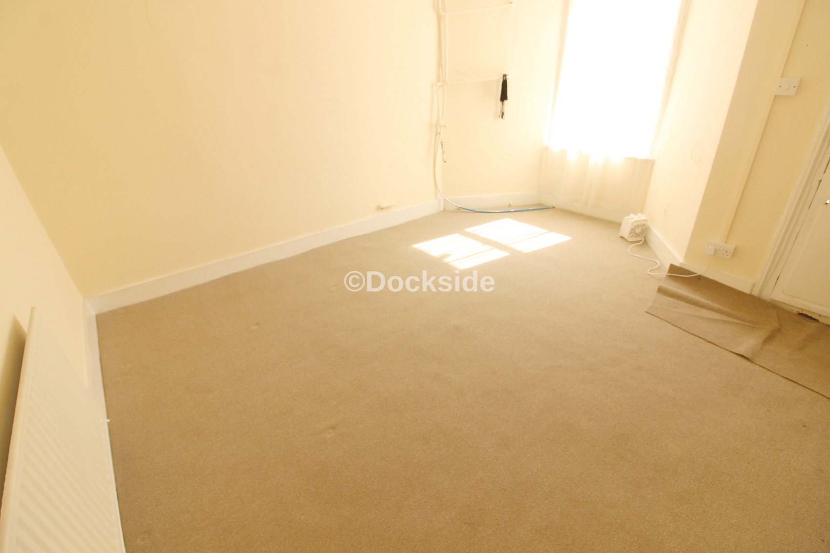 2 bed to rent in Luton Road, Chatham 3