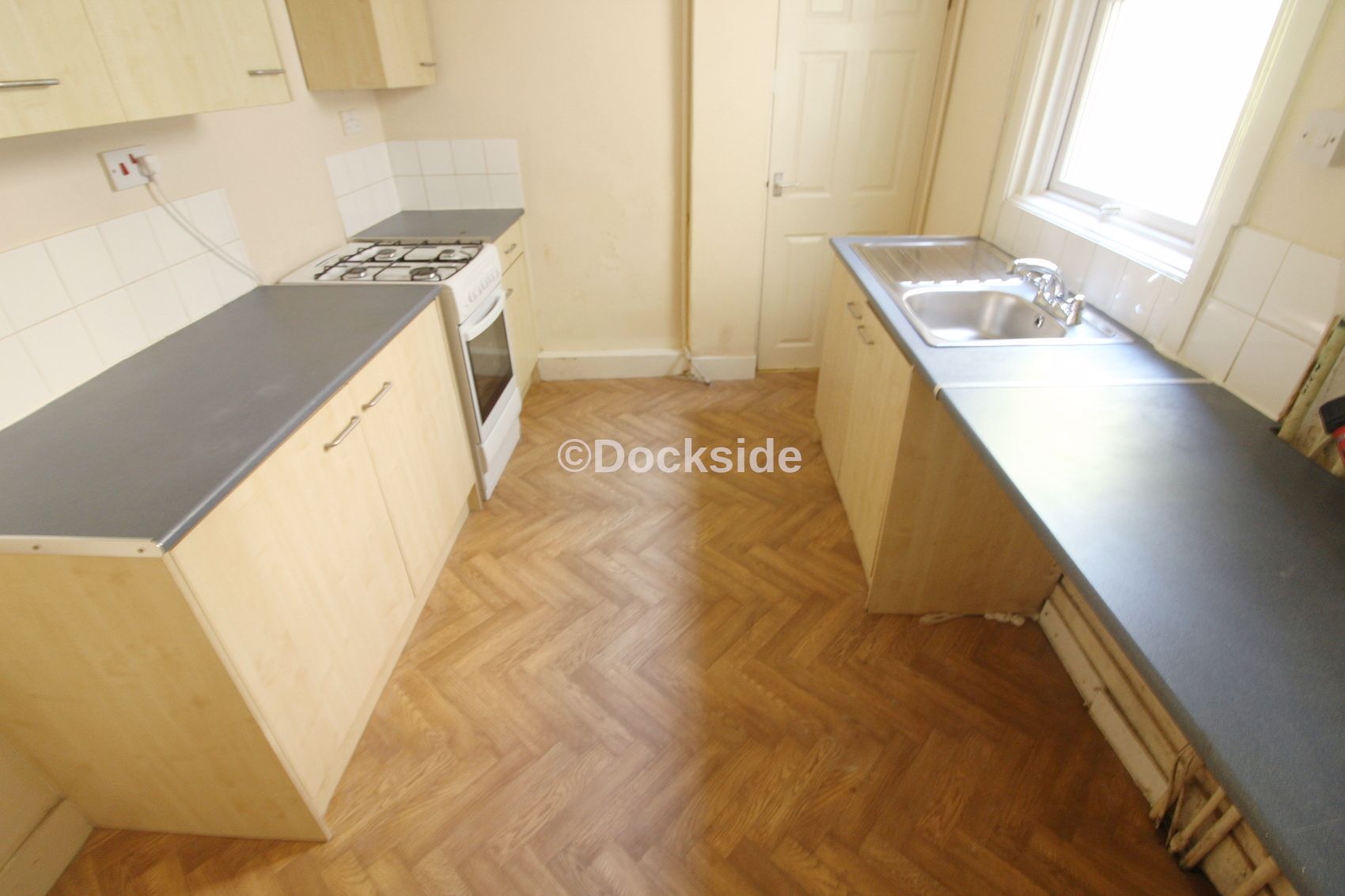 2 bed to rent in Luton Road, Chatham 2