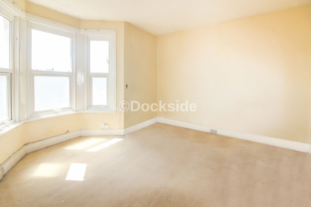 1 bed flat to rent in Luton Road, Chatham 2