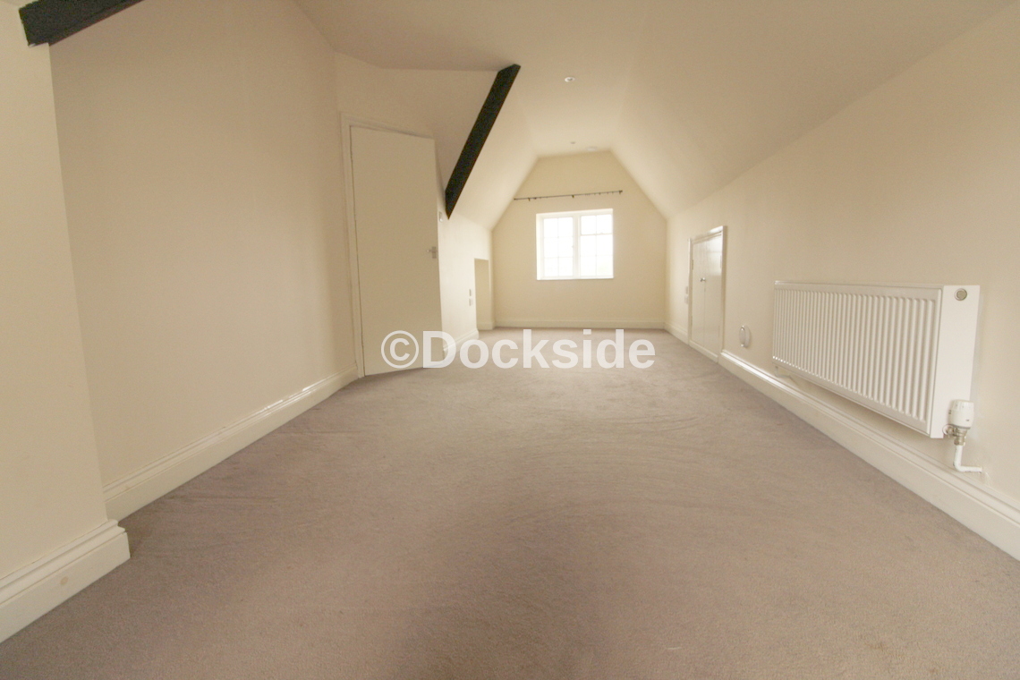 1 bed to rent in High Street, Rochester 1