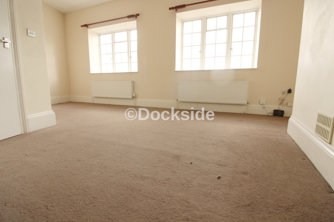 1 bed to rent in High Street, Rochester 2