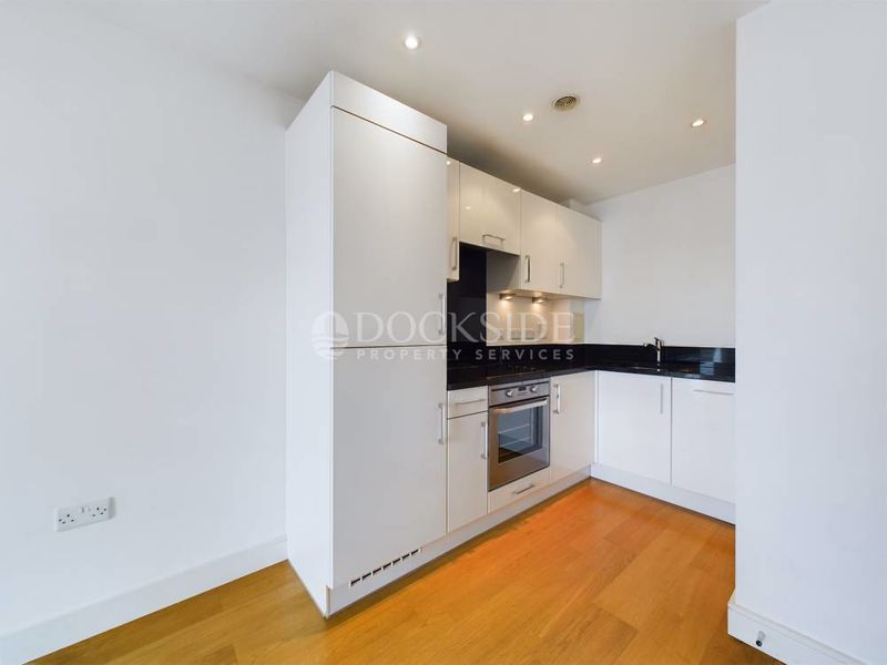 1 bed to rent in Dock Head Road, Chatham  - Property Image 1