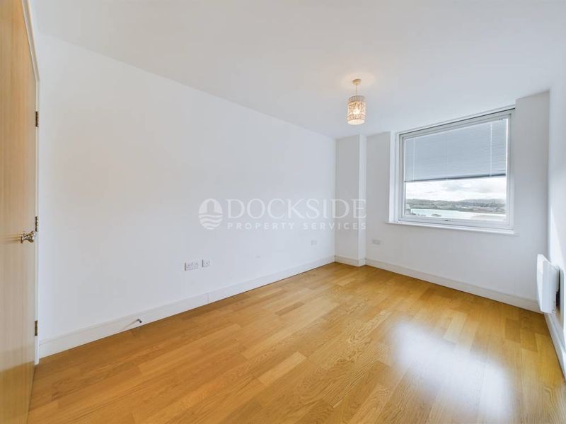 1 bed to rent in Dock Head Road, Chatham  - Property Image 3