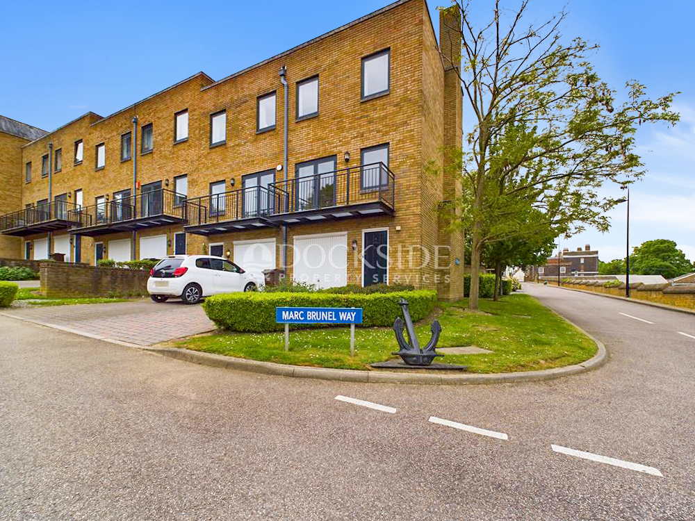 4 bed house to rent in Marc Brunel Way, Chatham - Property Image 1