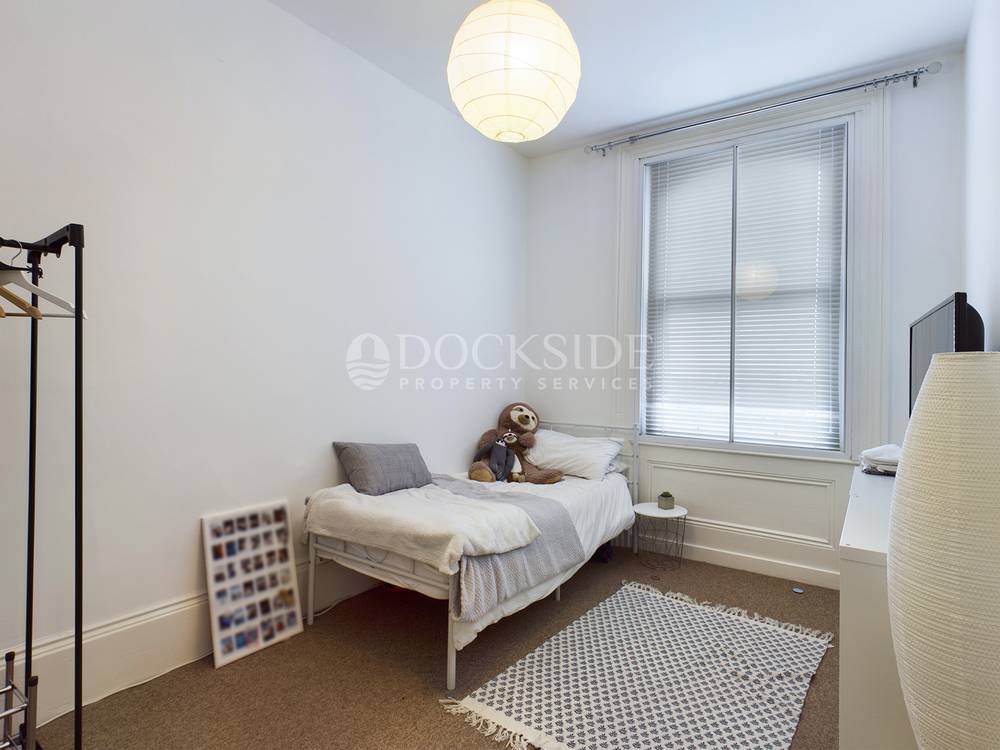 2 bed to rent in High Street, Rochester  - Property Image 3