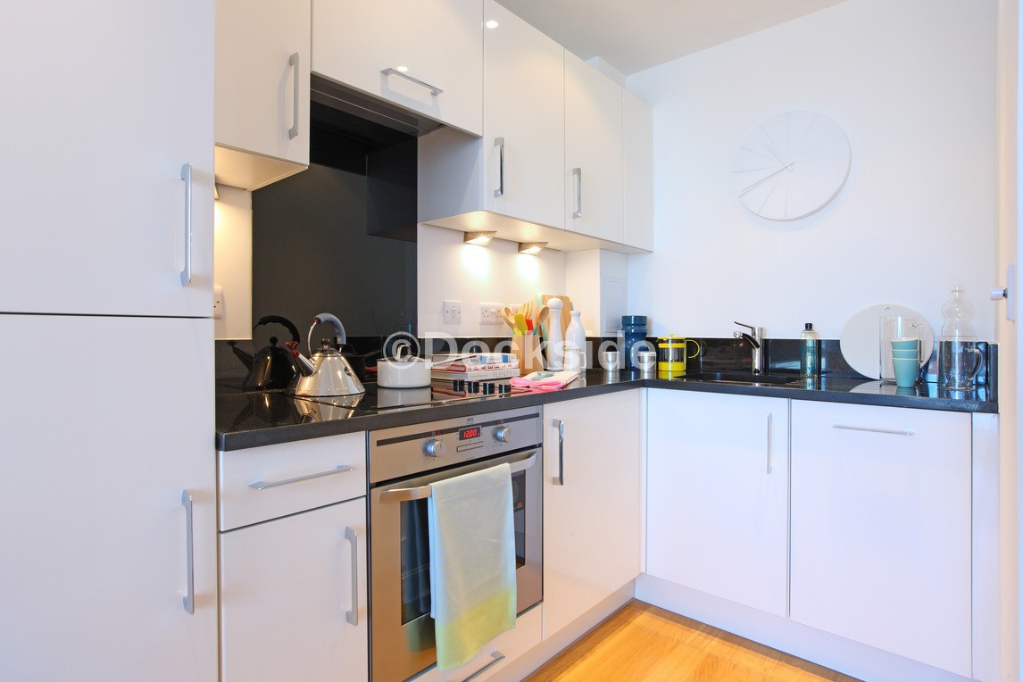 1 bed for sale in Dock Head Road, Chatham  - Property Image 3