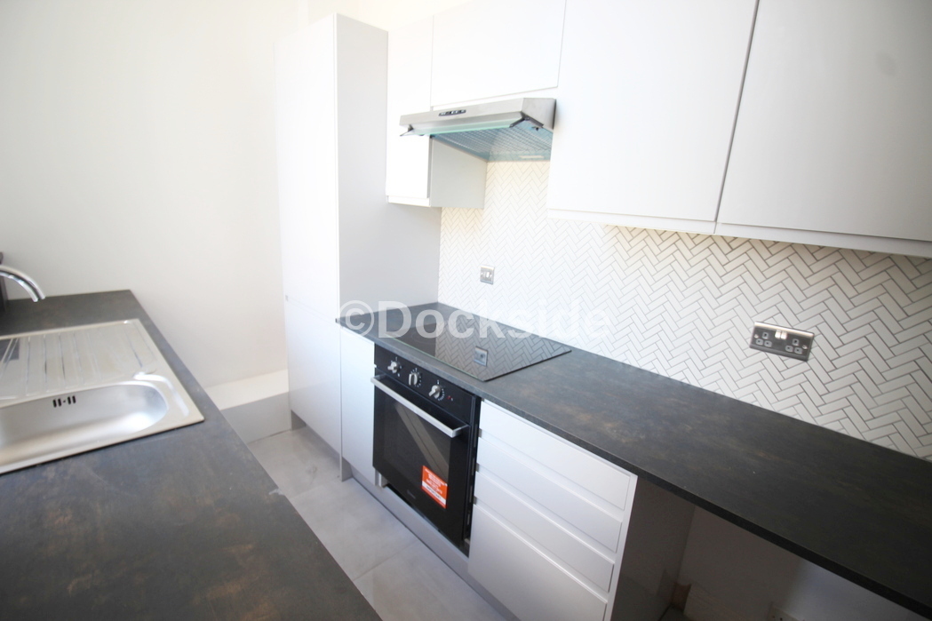 1 bed flat for sale in High Street, Gillingham 2