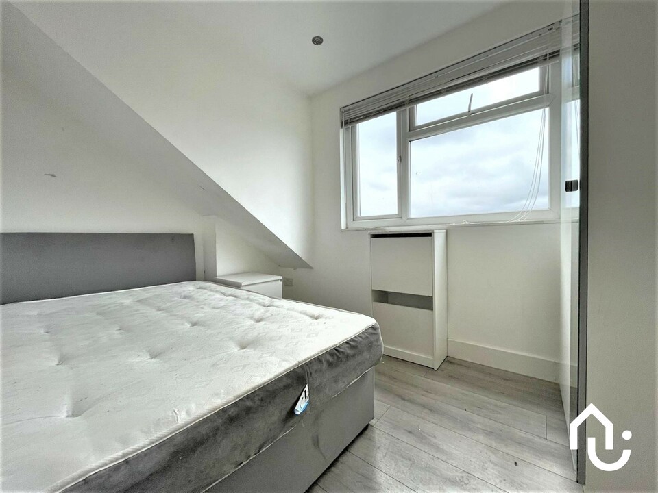 2 bed studio flat to rent in Mount Pleasant Avenue, Handsworth  - Property Image 1